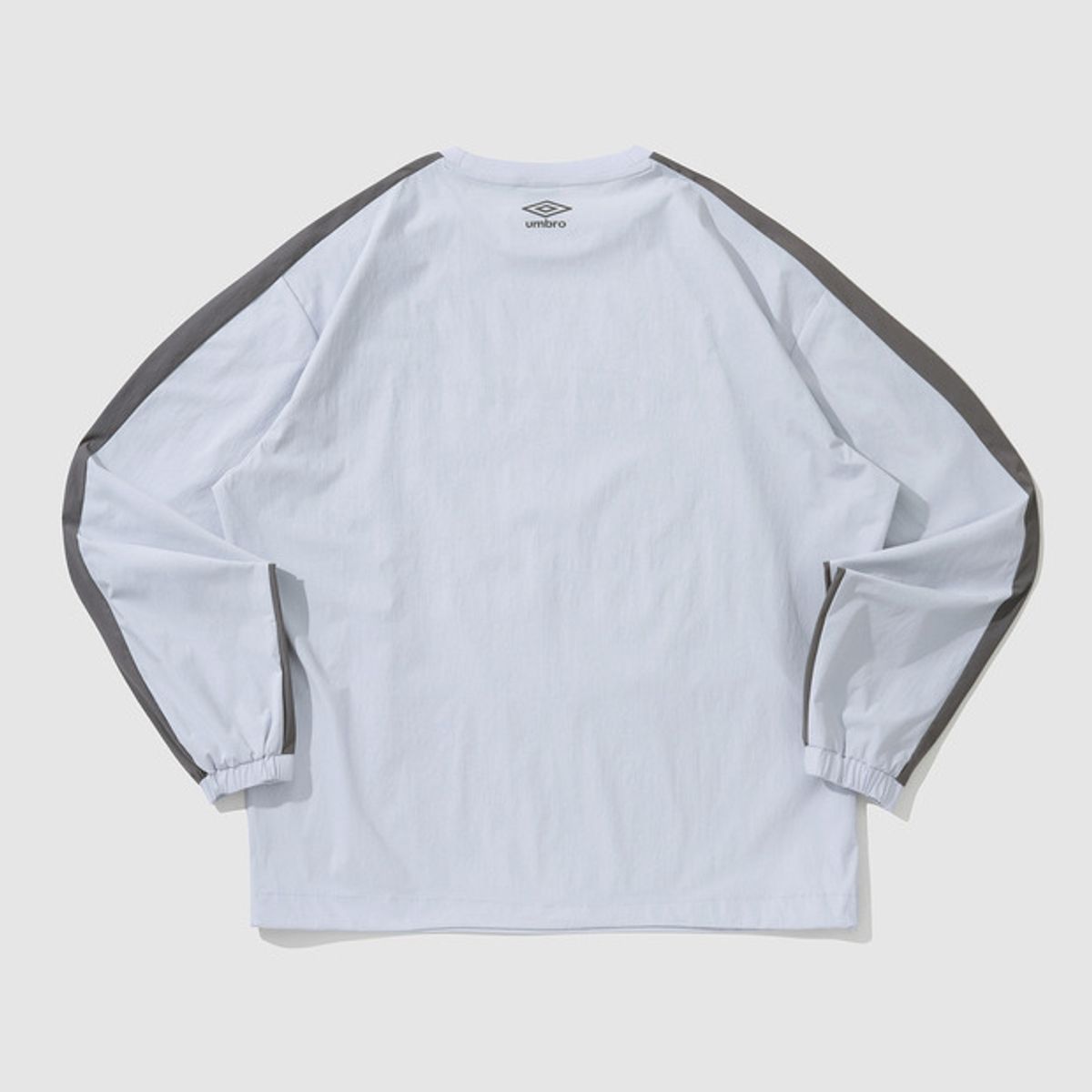 엄브로(UMBRO) 퓨쳐리즘 우븐 피스테 그레이(UP321CWT94)