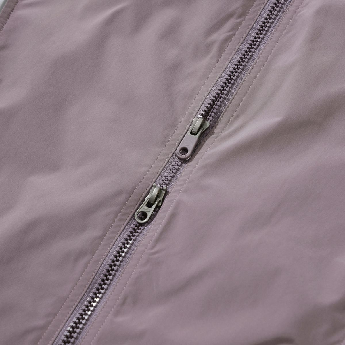 엄브로(UMBRO) 퓨쳐리즘 후드 디테쳐블 바람막이 자켓 핑크(UP321CJK92)