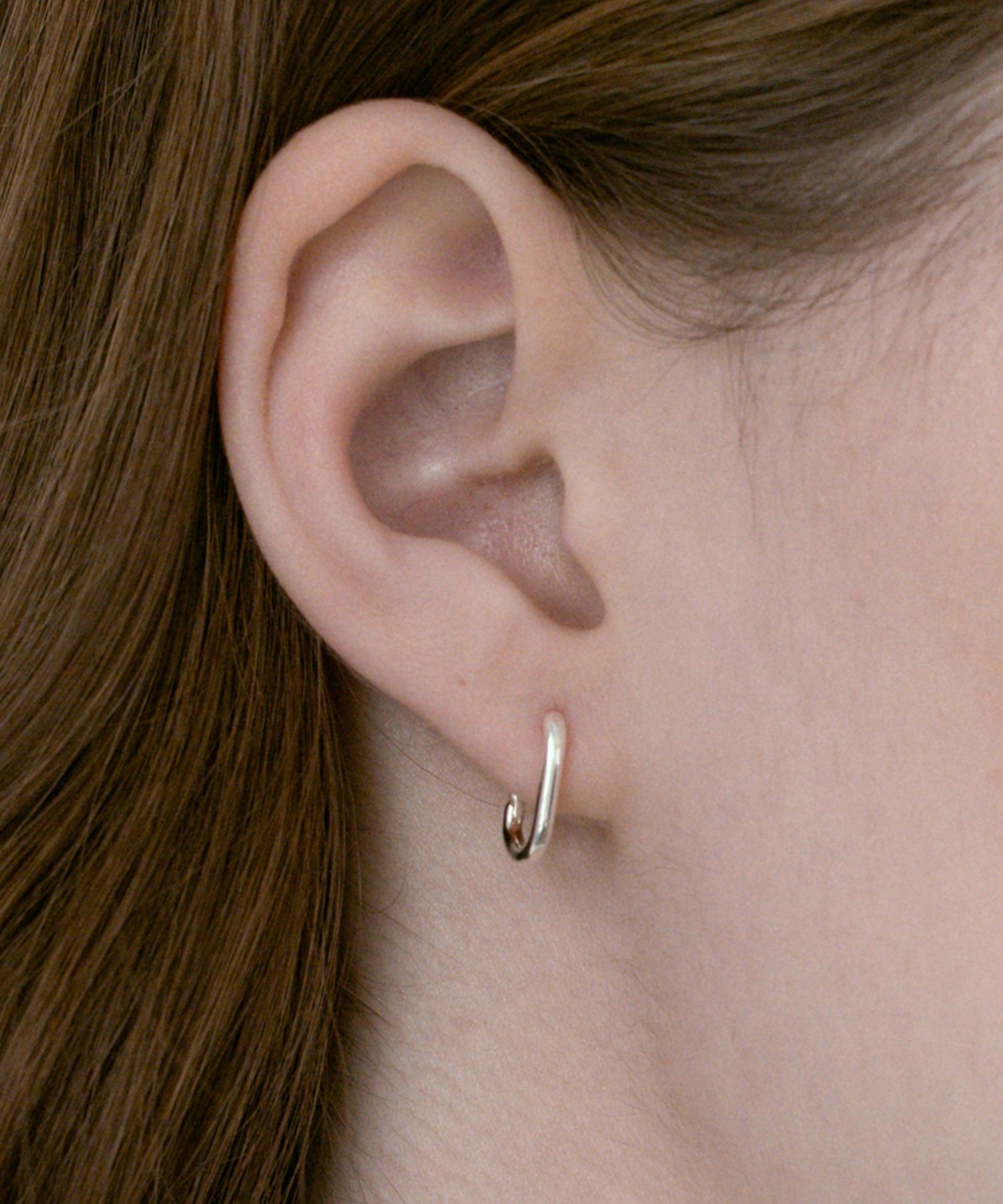 ピアス TATIANA Silver 925 long U-line hoop earrings EC1979 50029325 MUSINSA | TATIANA (Silver 925) Oval Hoop Earrings EC3003 (S)