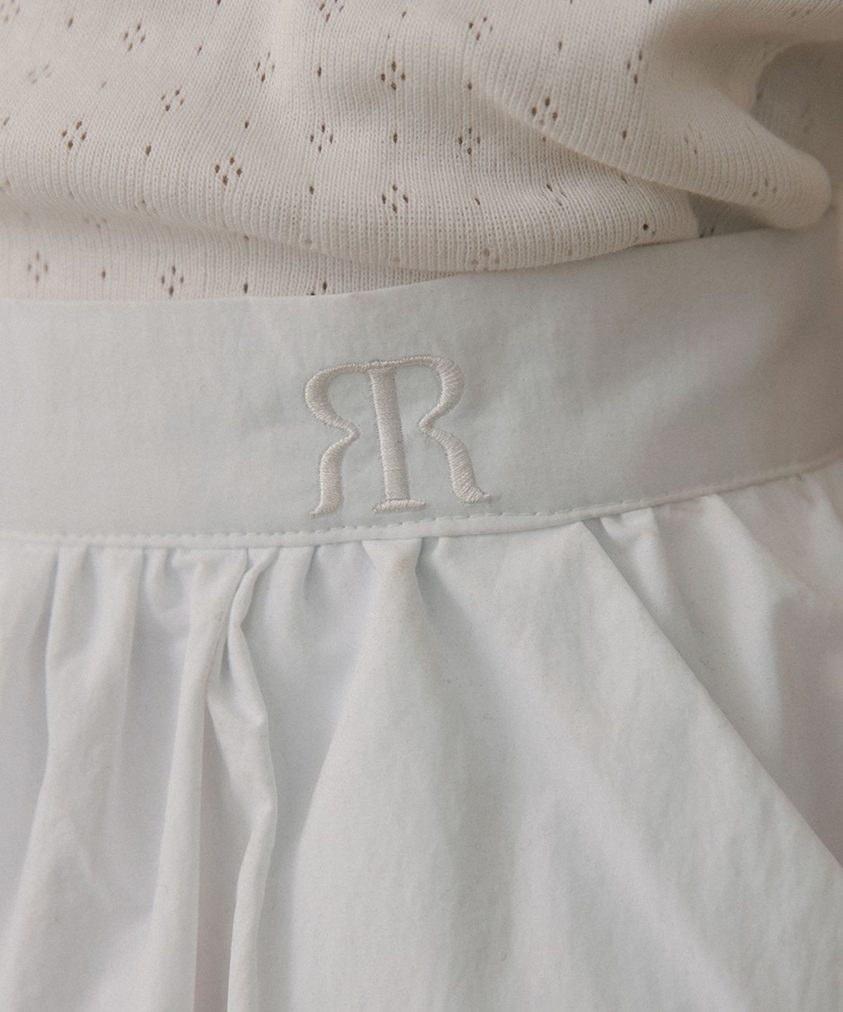 리올그(REORG) MOR NYLON BALLOON MIDI SKIRT WHITE