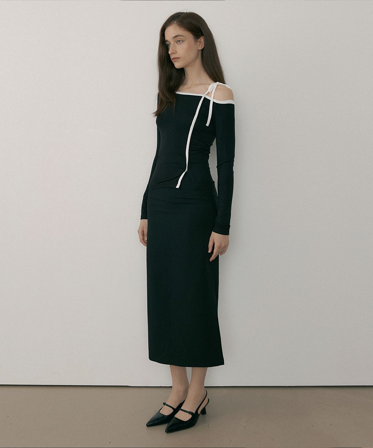리올그(REORG) RE-SIDE COLORED POINT LONG SLEEVE TOP BLACK