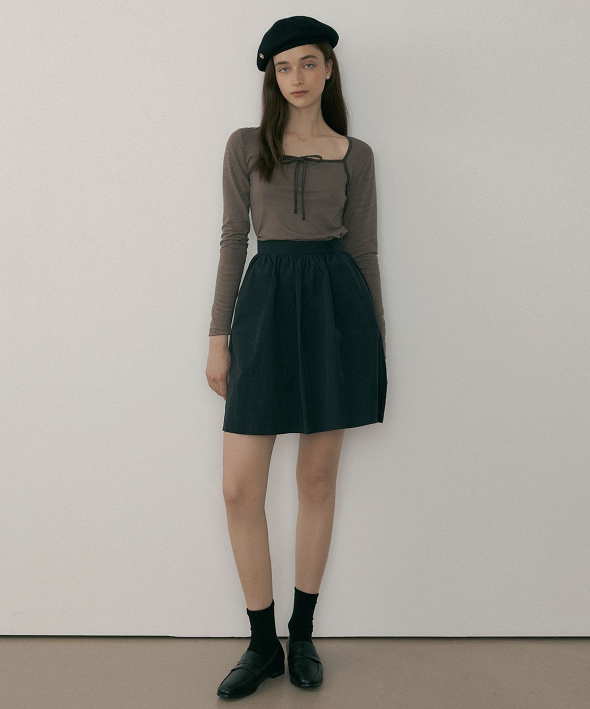 리올그(REORG) MOR STRIPE SQUARE NECK RIBBON T-SHIRTS BROWN