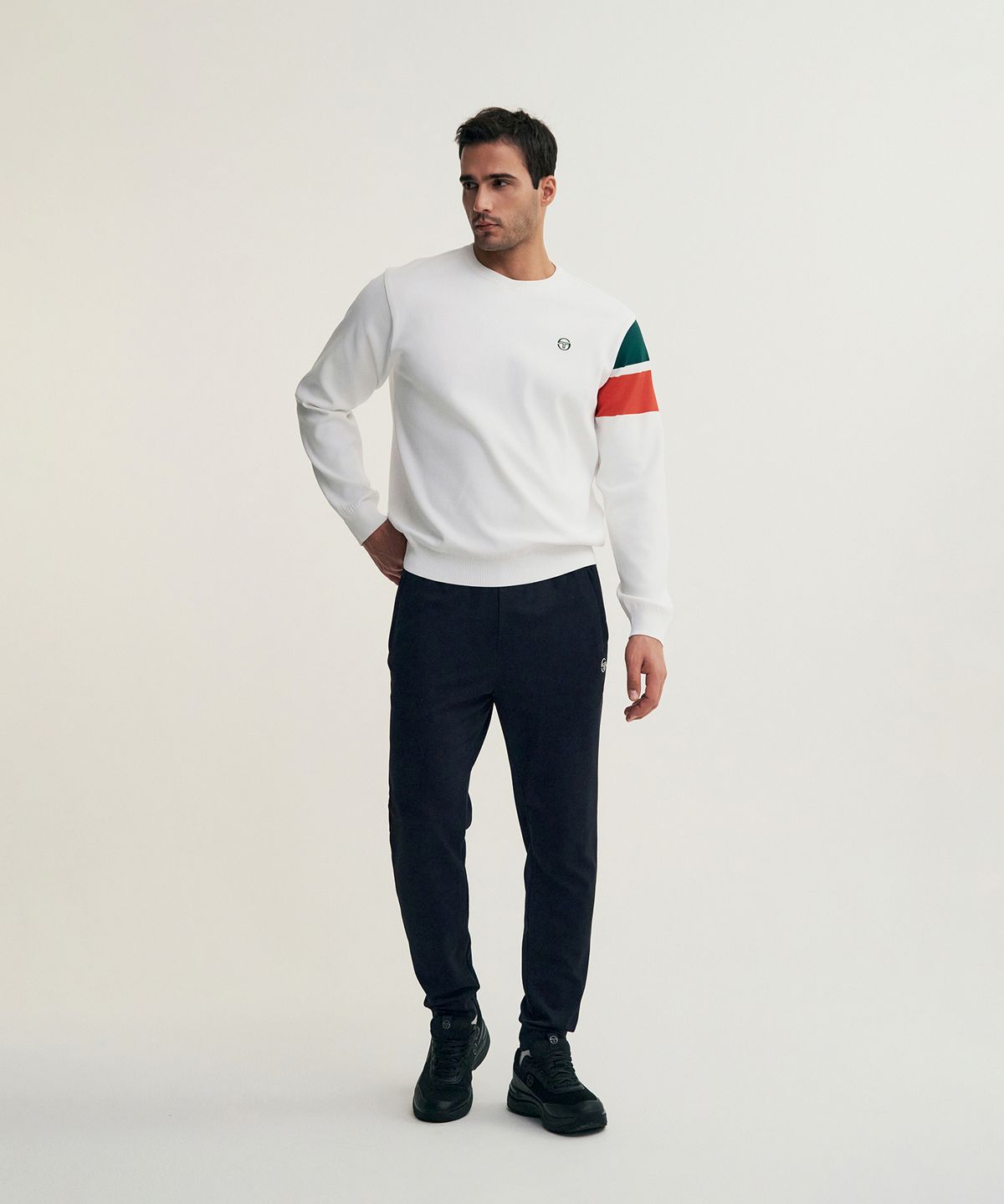 세르지오 타키니(SERGIO TACCHINI) M 에센셜 기모 스포티핏 팬츠 (Black)