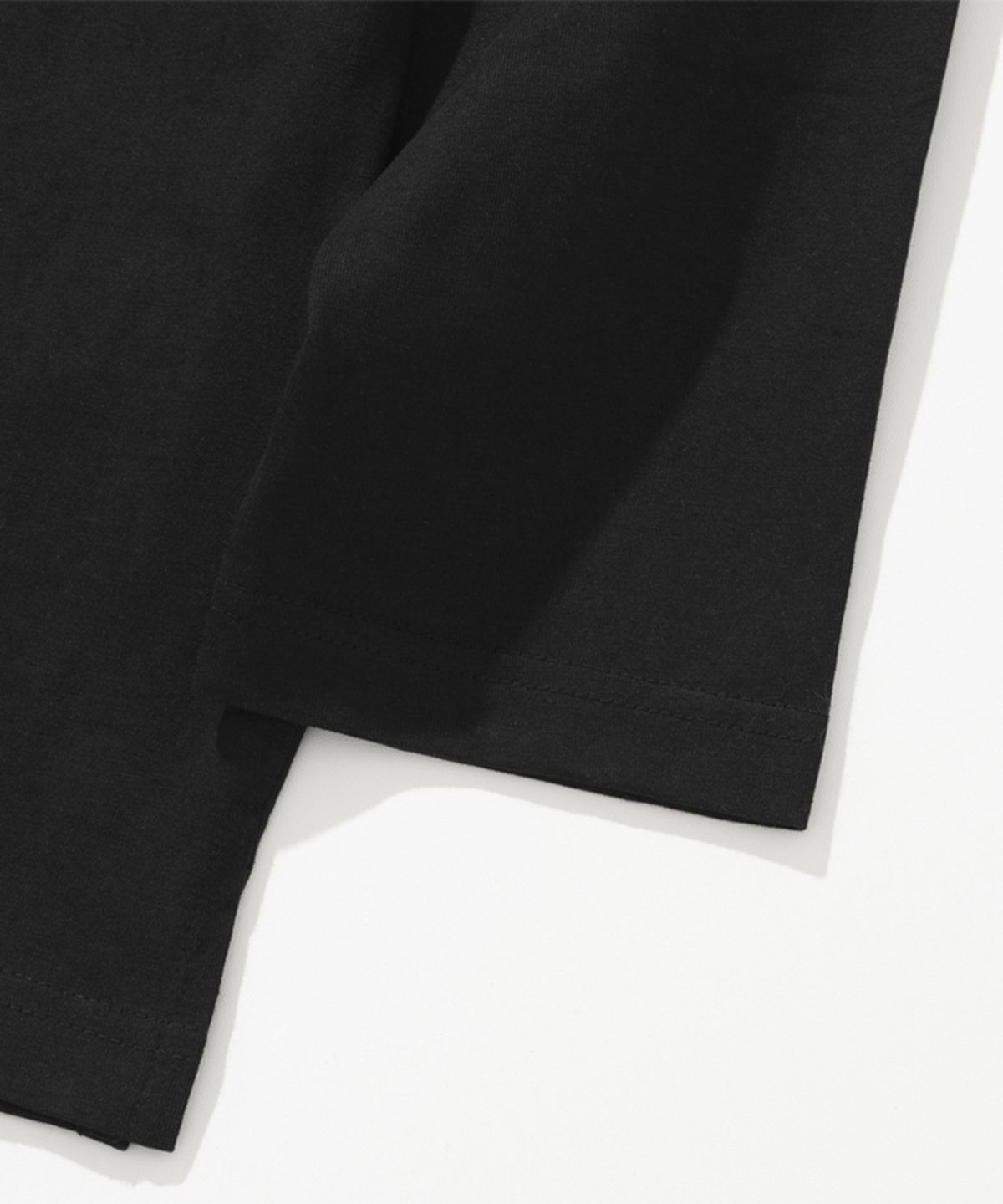 엑스오엑스(XOX) 레이어드 크루넥 긴팔 티셔츠 [BLACK]