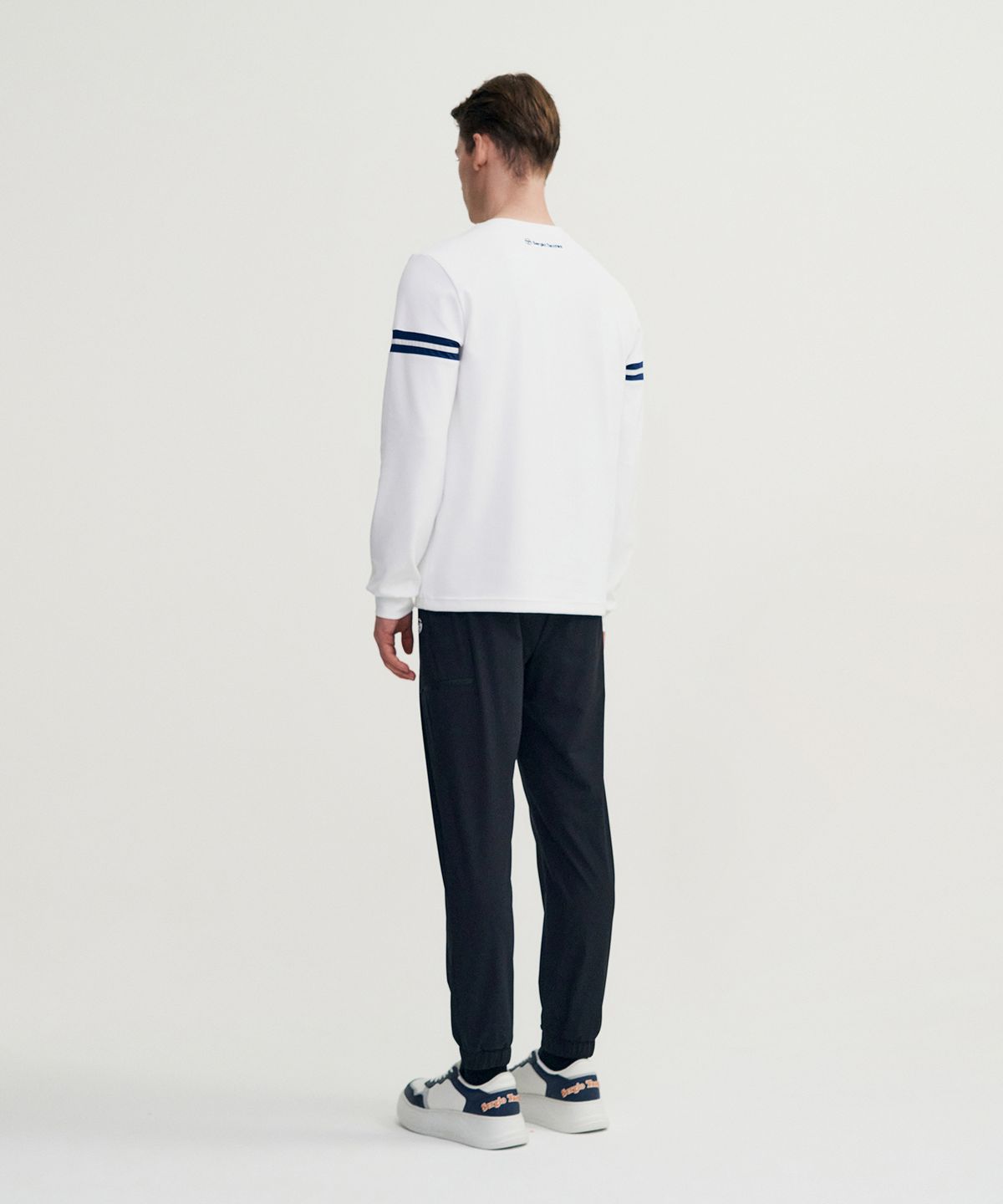 세르지오 타키니(SERGIO TACCHINI) M 에센셜 아트웍 긴팔티셔츠 (White)