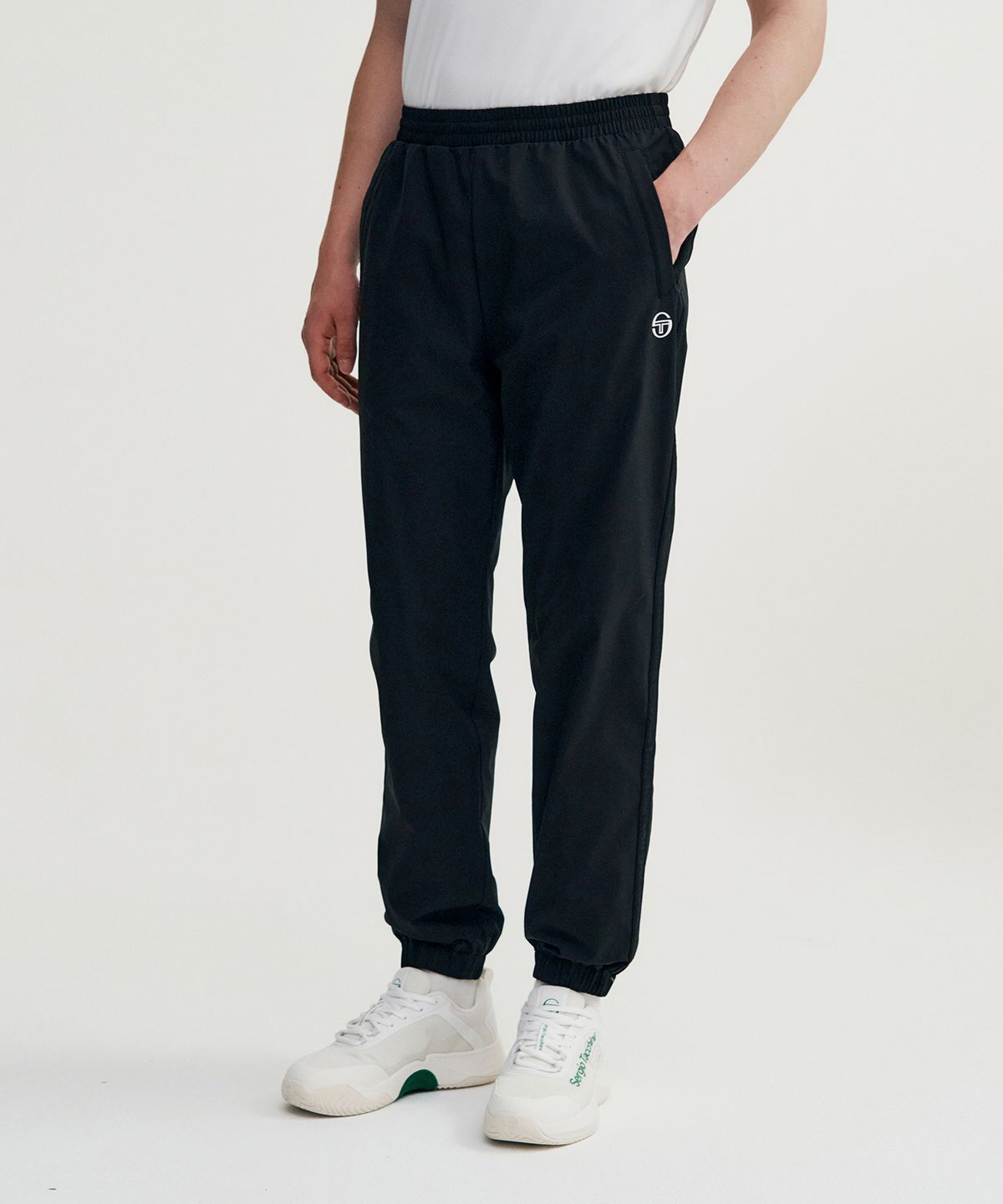 세르지오 타키니(SERGIO TACCHINI) M 에센셜 웜업 조거 팬츠 (Black)