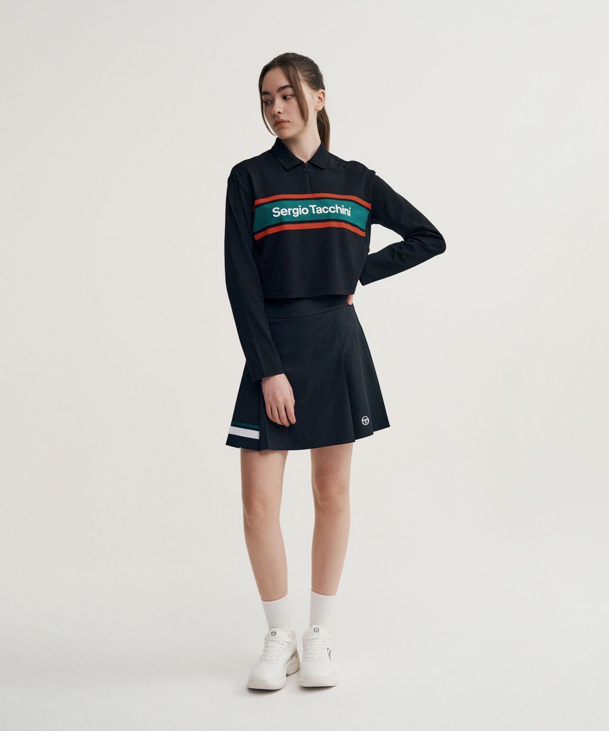 세르지오 타키니(SERGIO TACCHINI) W 플래그 긴팔 크롭 폴로 셔츠 (Black)