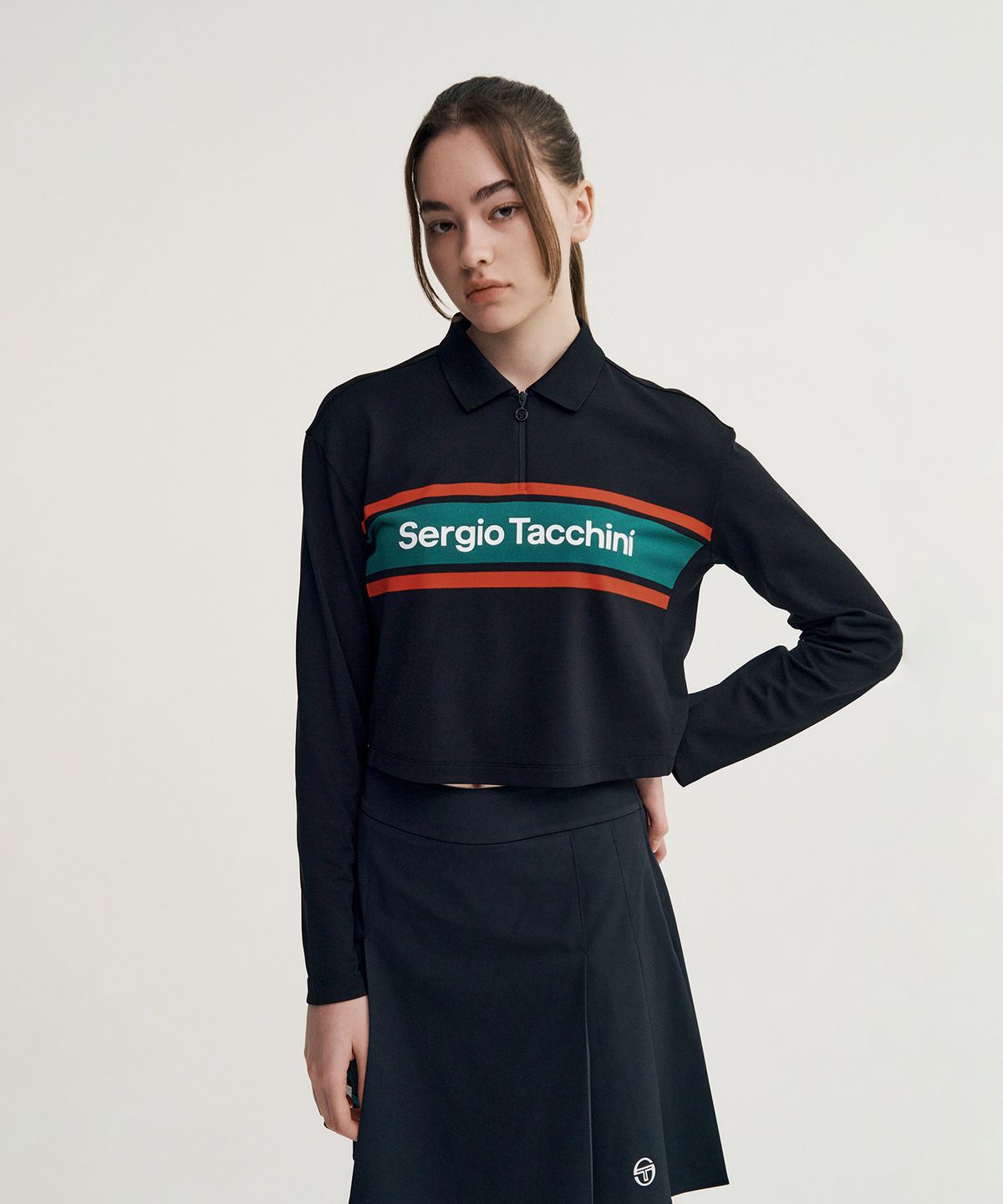 세르지오 타키니(SERGIO TACCHINI) W 플래그 긴팔 크롭 폴로 셔츠 (Black)