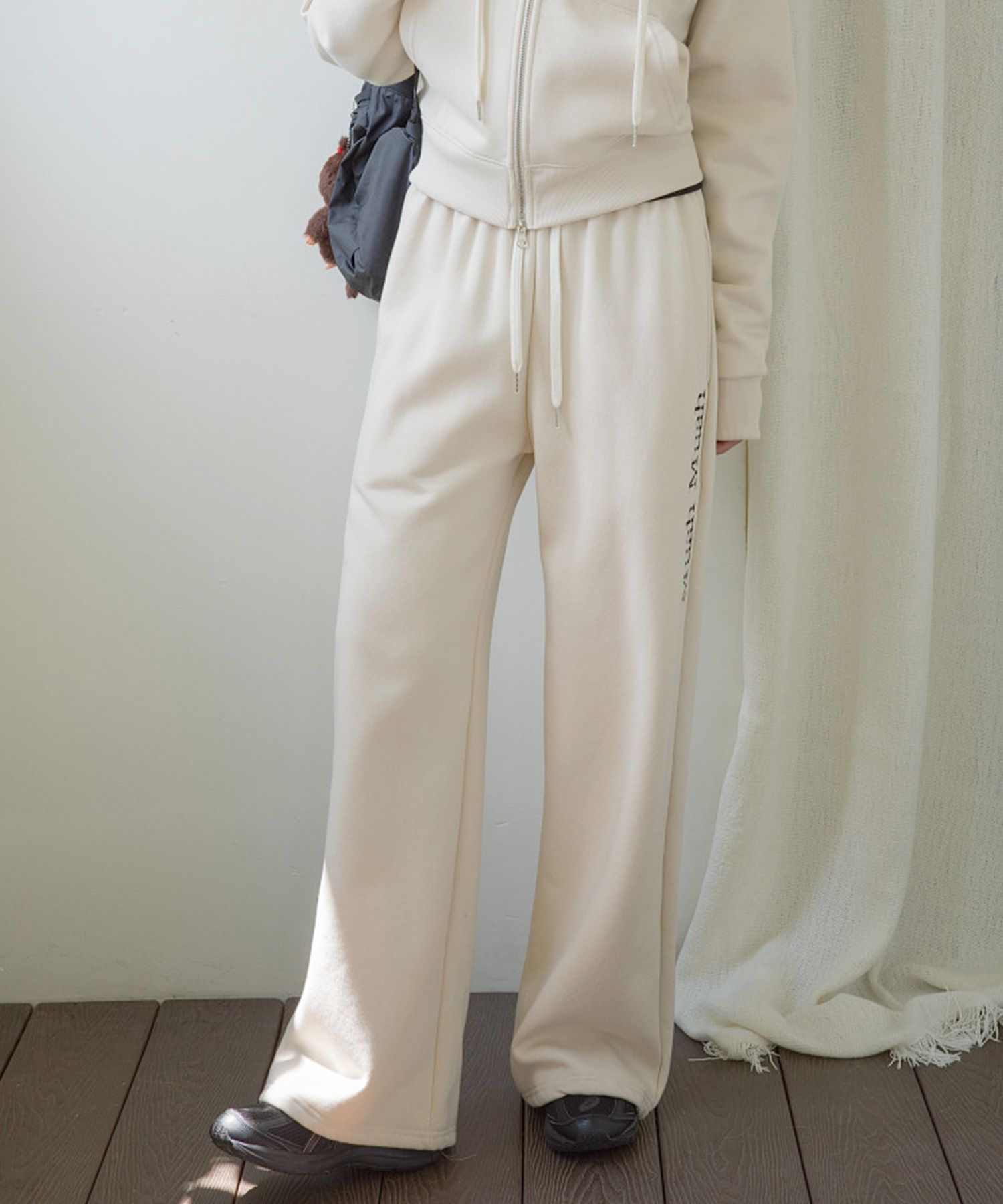 MUSINSA | MUAHMUAH [Juri/Fleece] Logo Stitch Wide Banding