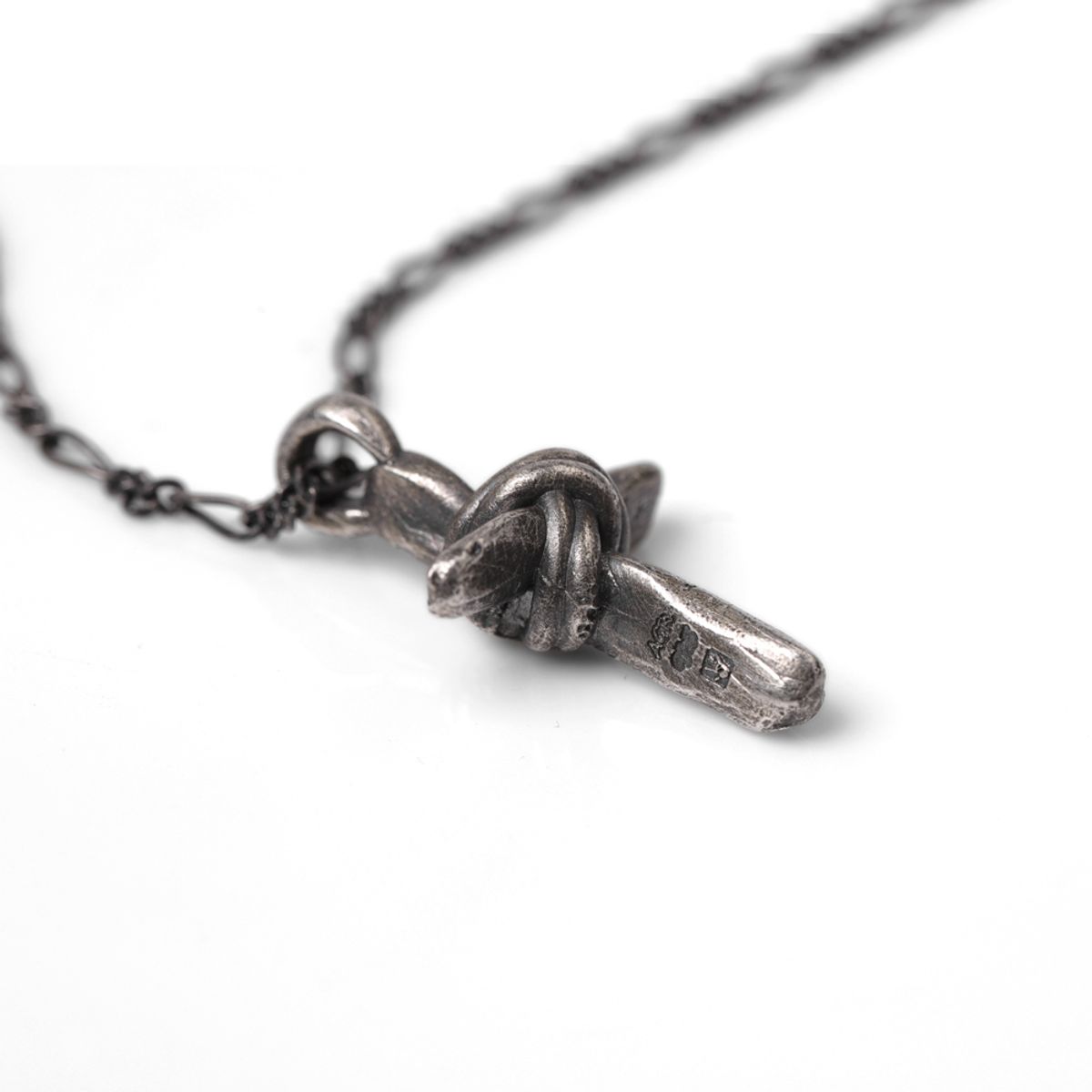 어 그라운드 링(AGROUNDRING) Chained Cross Necklace