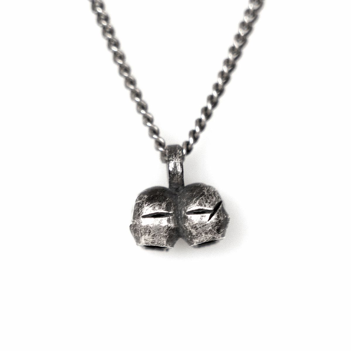 어 그라운드 링(AGROUNDRING) Siam Skull Necklace
