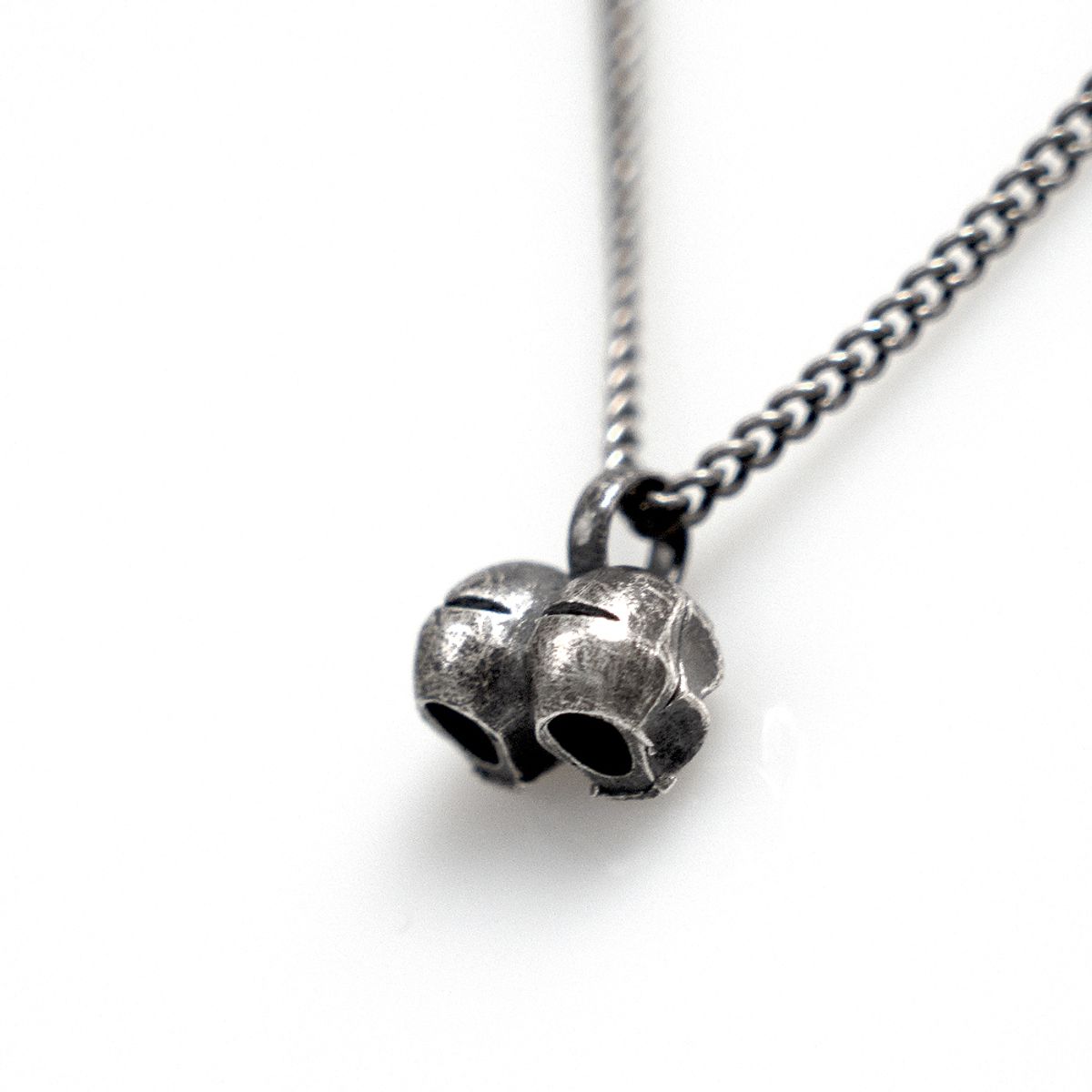 어 그라운드 링(AGROUNDRING) Siam Skull Necklace