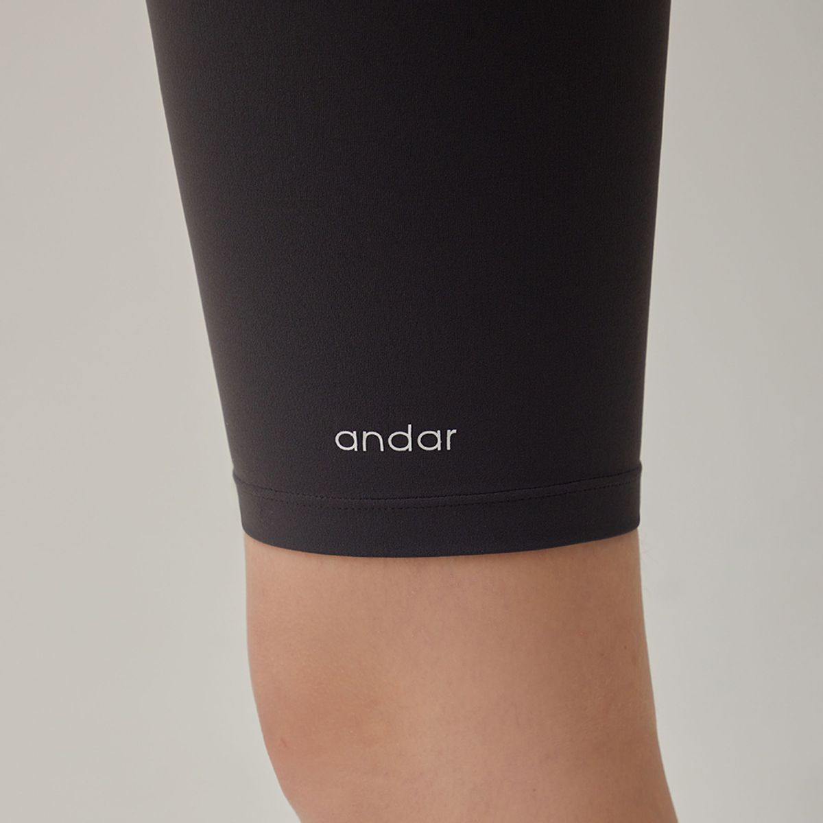 안다르(ANDAR) 에어쿨링 지니 바이커 5부 레깅스