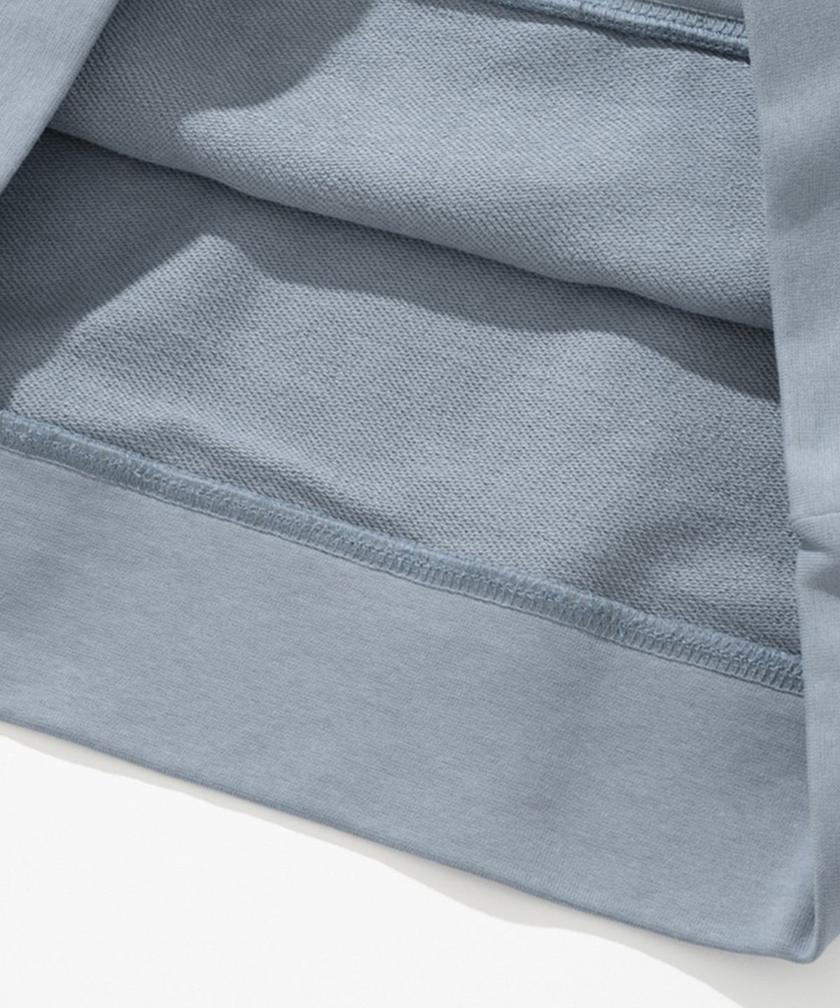 엑스오엑스(XOX) 세미 오버핏 후드 스웻 셔츠 [ASH BLUE]