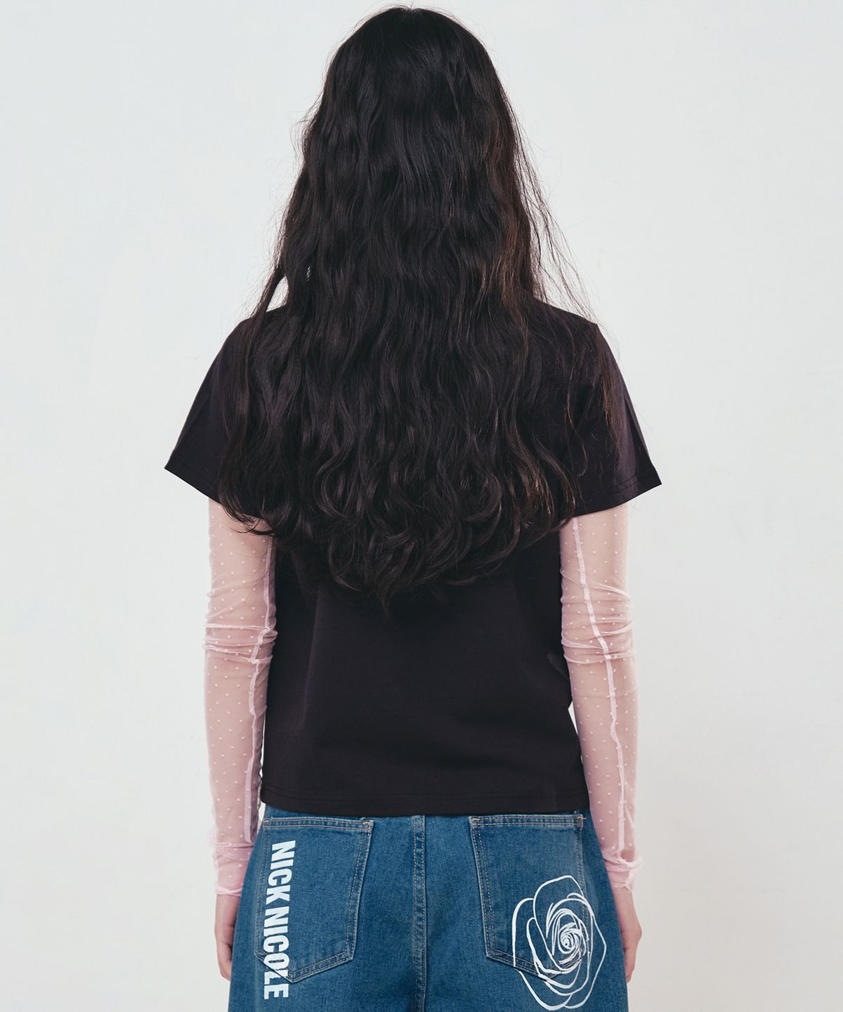 닉앤니콜(NICK&NICOLE) BUTTERFLY NICOLE LABEL SLIM TOP_BLACK PINK