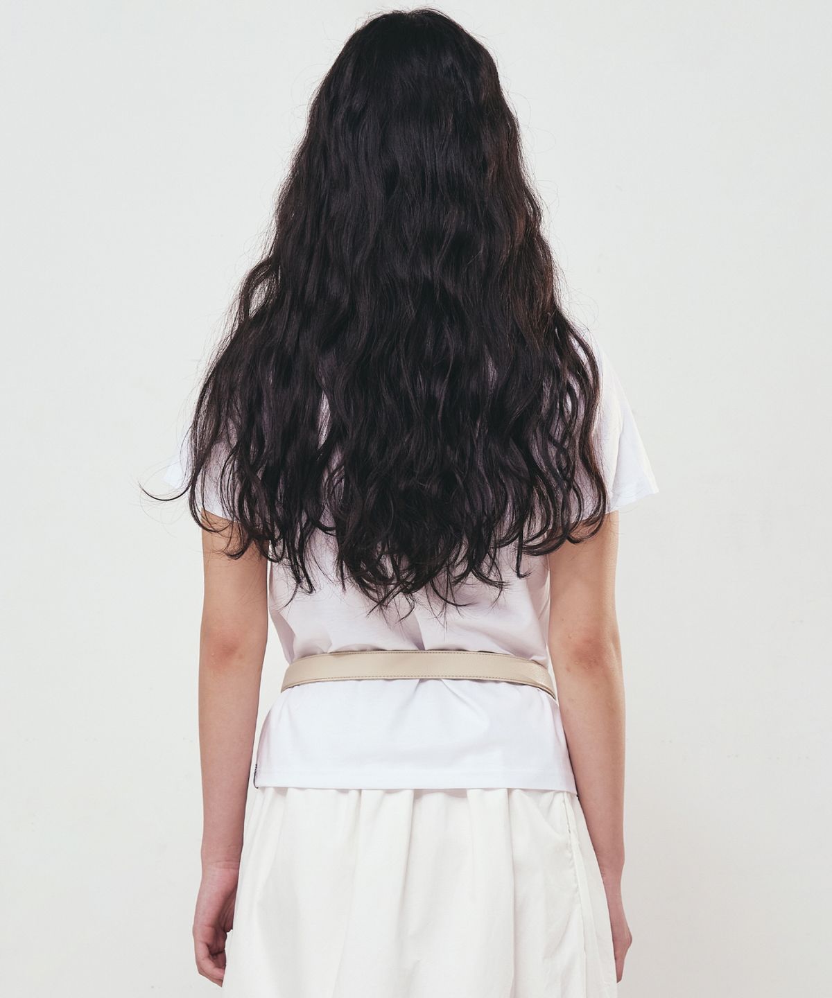 닉앤니콜(NICK&NICOLE) BUTTERFLY NICOLE LABEL SLIM TOP_WHITE YELLOW