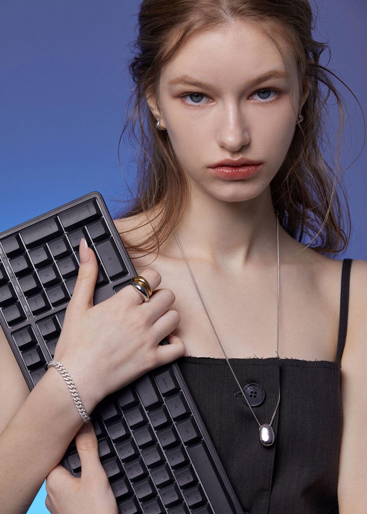 아논(ANON) Long Chain Nuts Necklace