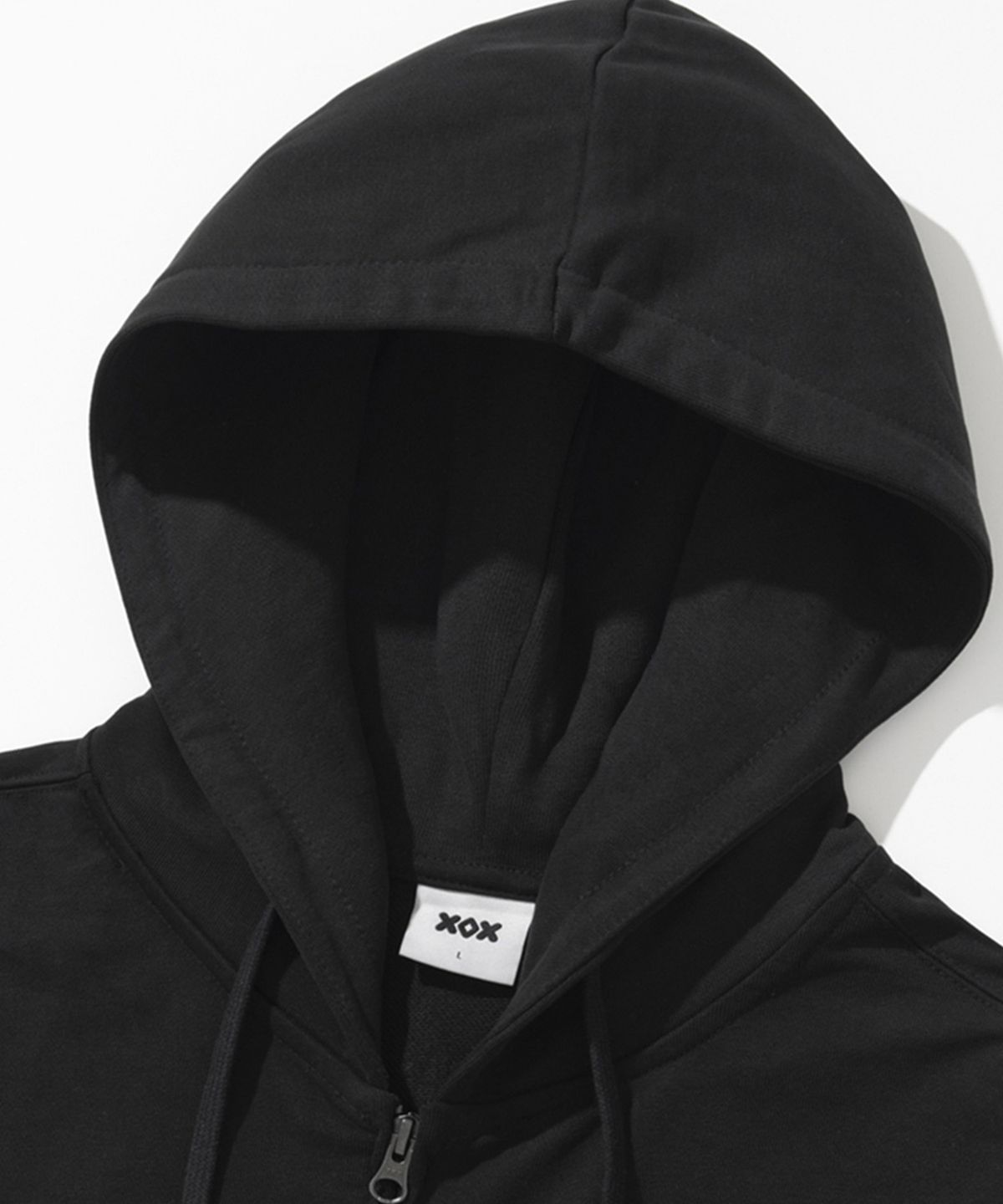 엑스오엑스(XOX) 2WAY 세미 오버핏 스웻 후드 집업 [BLACK]