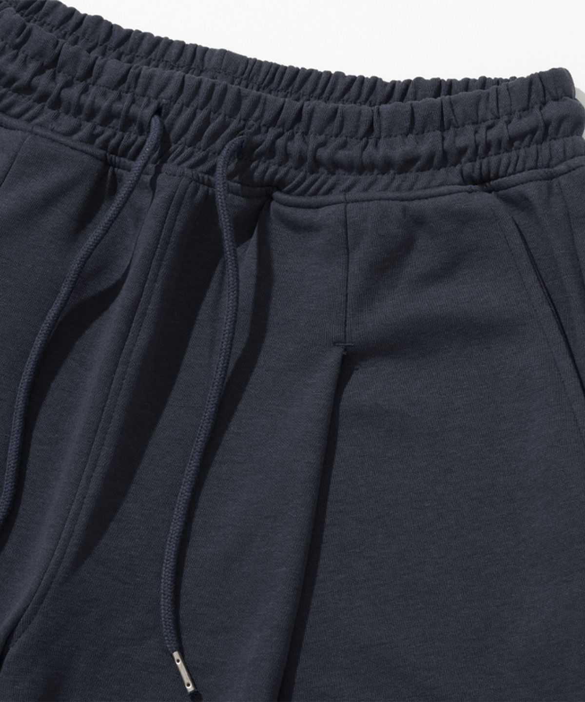 엑스오엑스(XOX) 원턱 와이드 스웻 쇼츠 [NAVY BLUE]