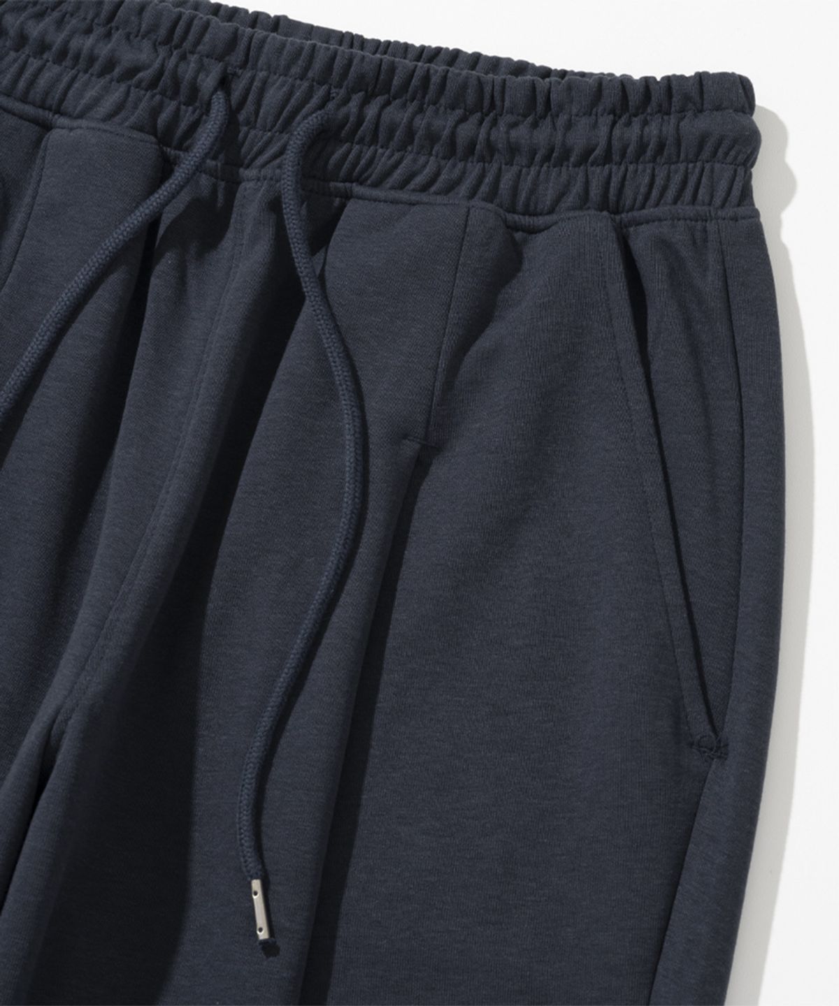 엑스오엑스(XOX) 원턱 와이드 스웻 팬츠 [NAVY BLUE]