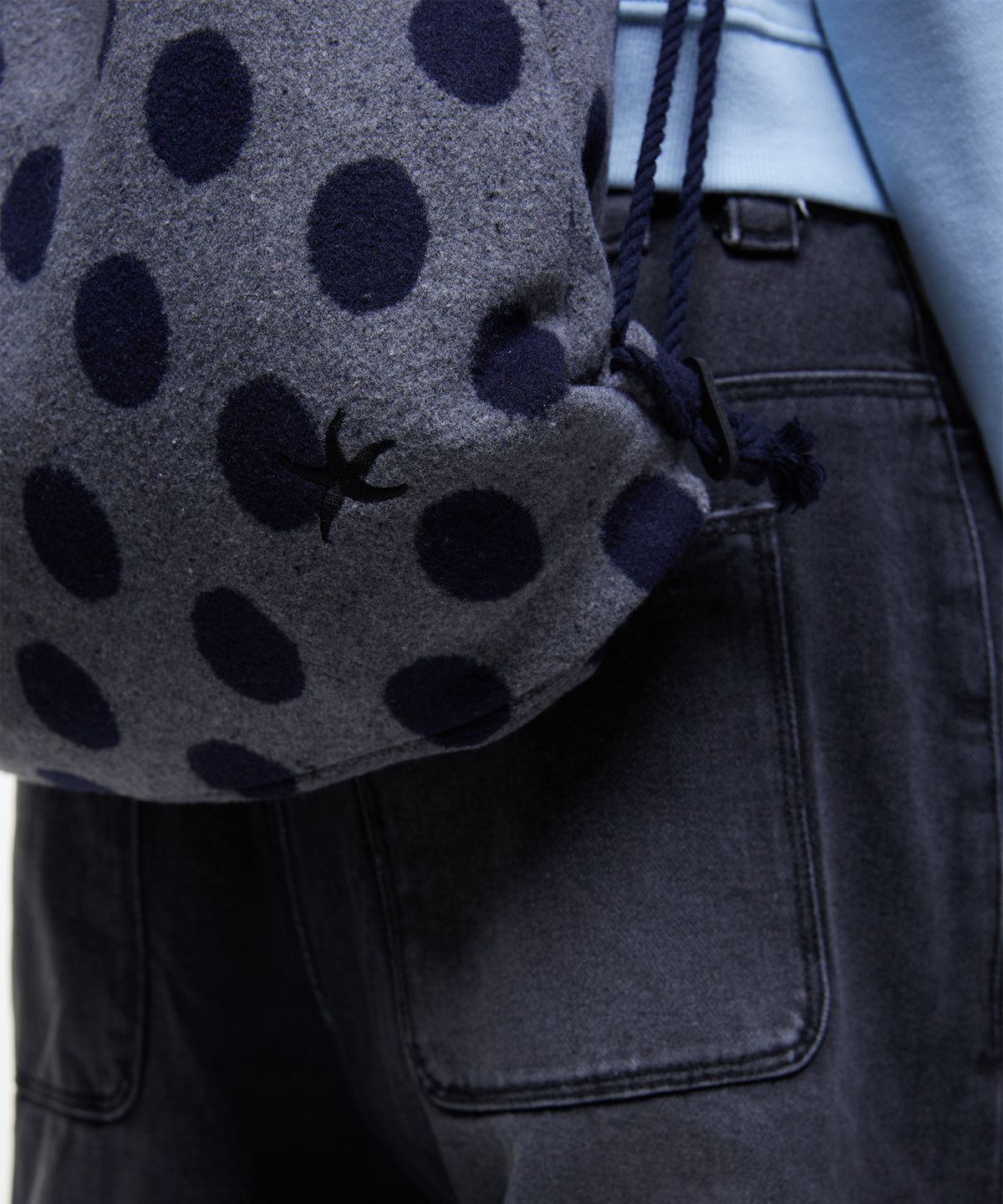 더콜디스트모먼트(THE COLDEST MOMENT) TCM dot gym sack (charcoal)