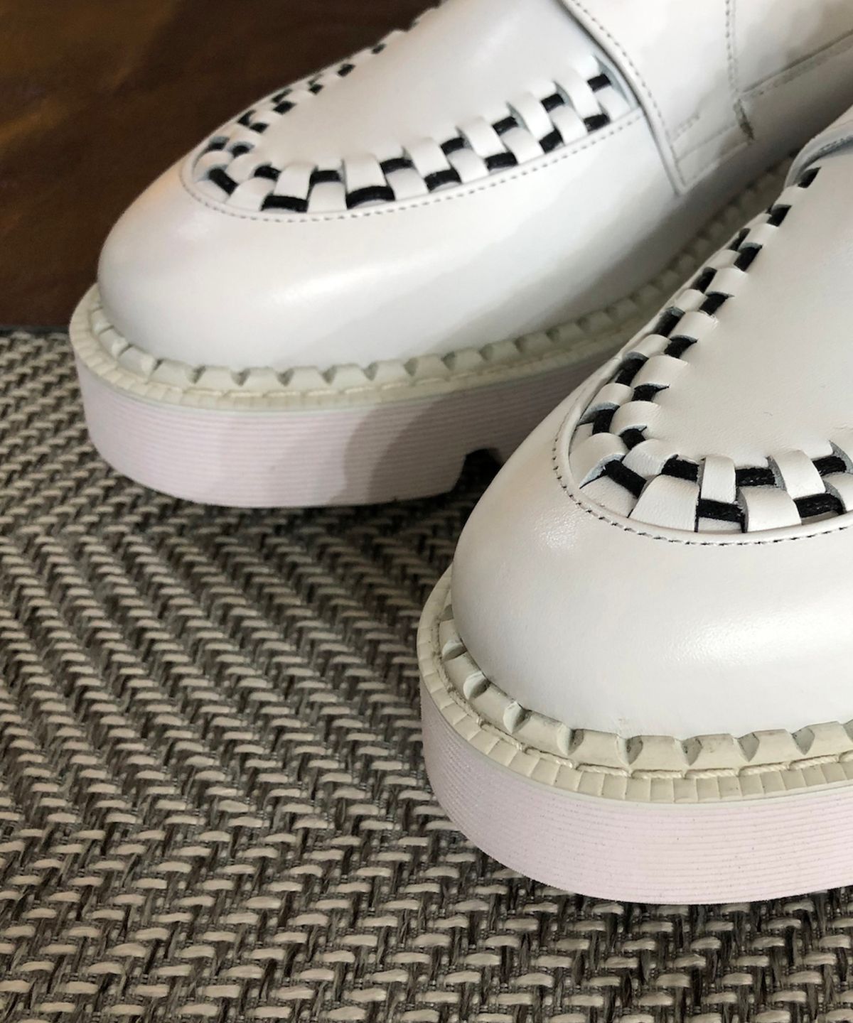 조앤슈(JOENSHOE) 로랑 체크 워커 옥스퍼드 화이트