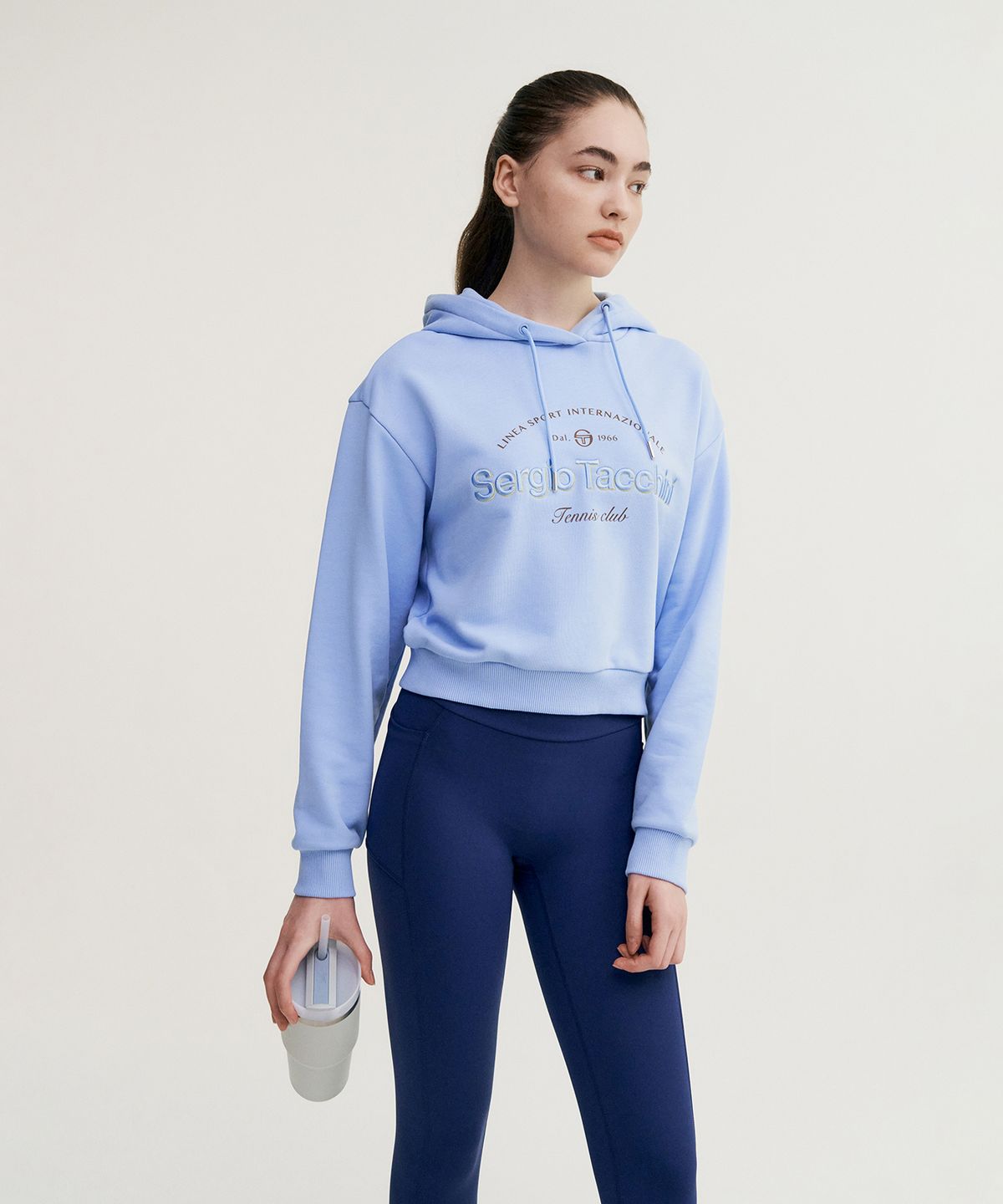 세르지오 타키니(SERGIO TACCHINI) W 데일리 세미 크롭 후드티 (L.Blue)