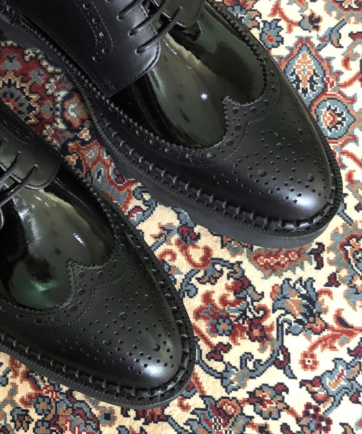 조앤슈(JOENSHOE) 휴만 슬림 윙팁 워커 블랙