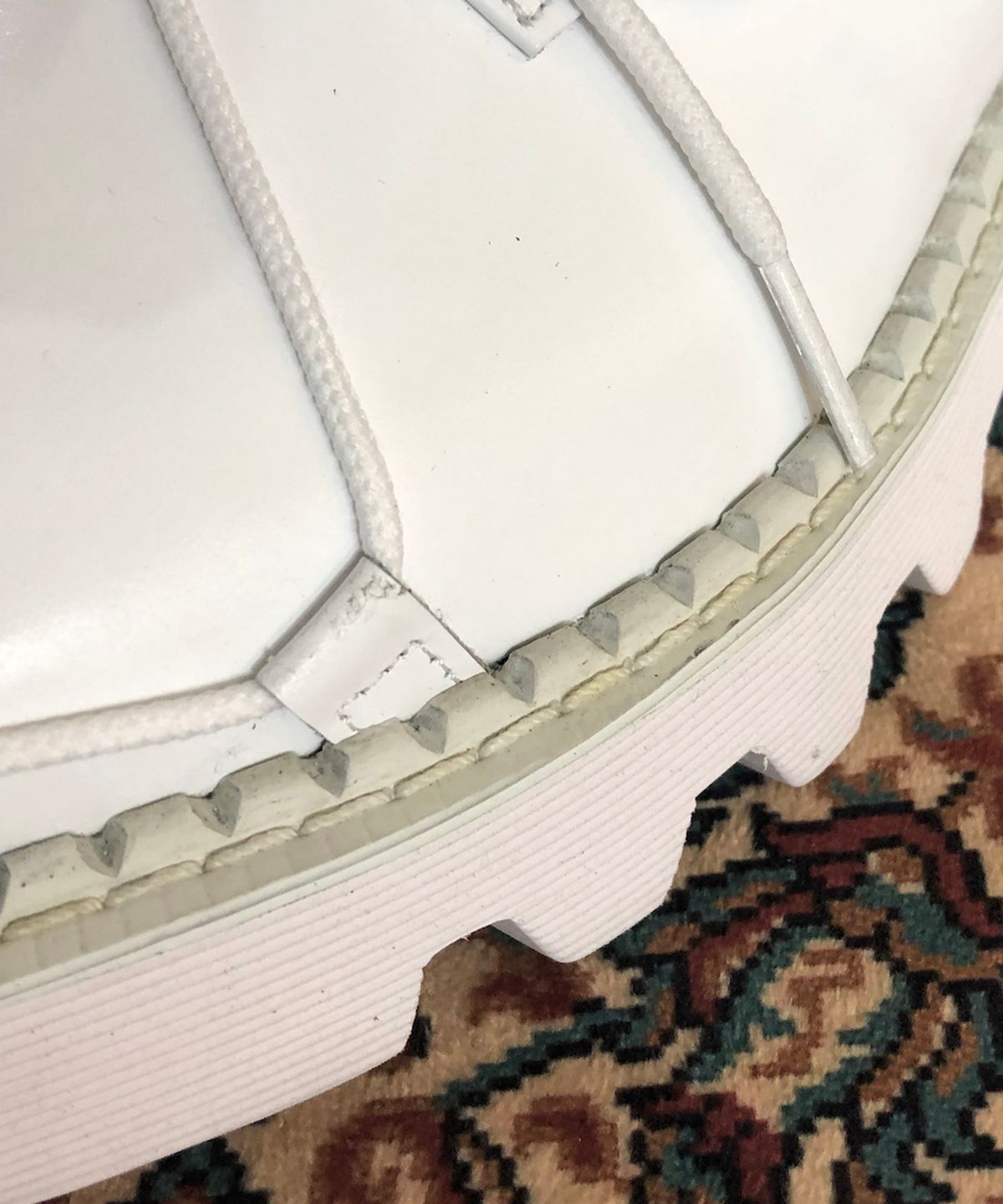 조앤슈(JOENSHOE) 씬 로프 오버솔 워커 화이트