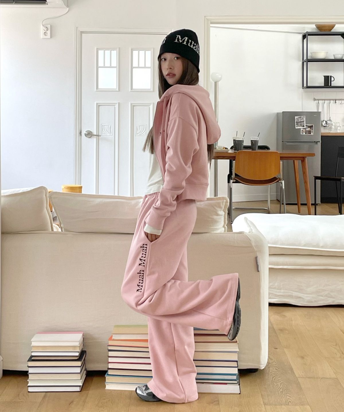 무아무아(MUAHMUAH) [SET] 레귤러핏 후드집업 팬츠 셋업 [9color]
