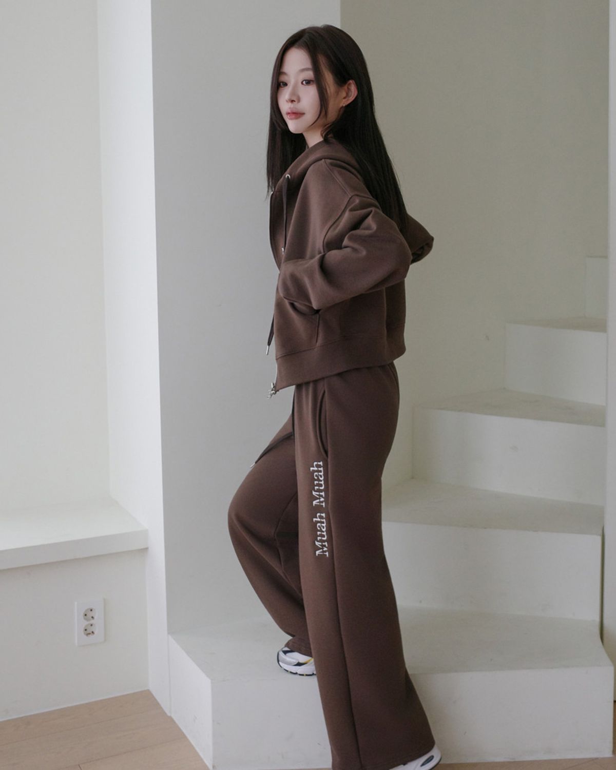 무아무아(MUAHMUAH) [SET] 레귤러핏 후드집업 팬츠 셋업 [9color]