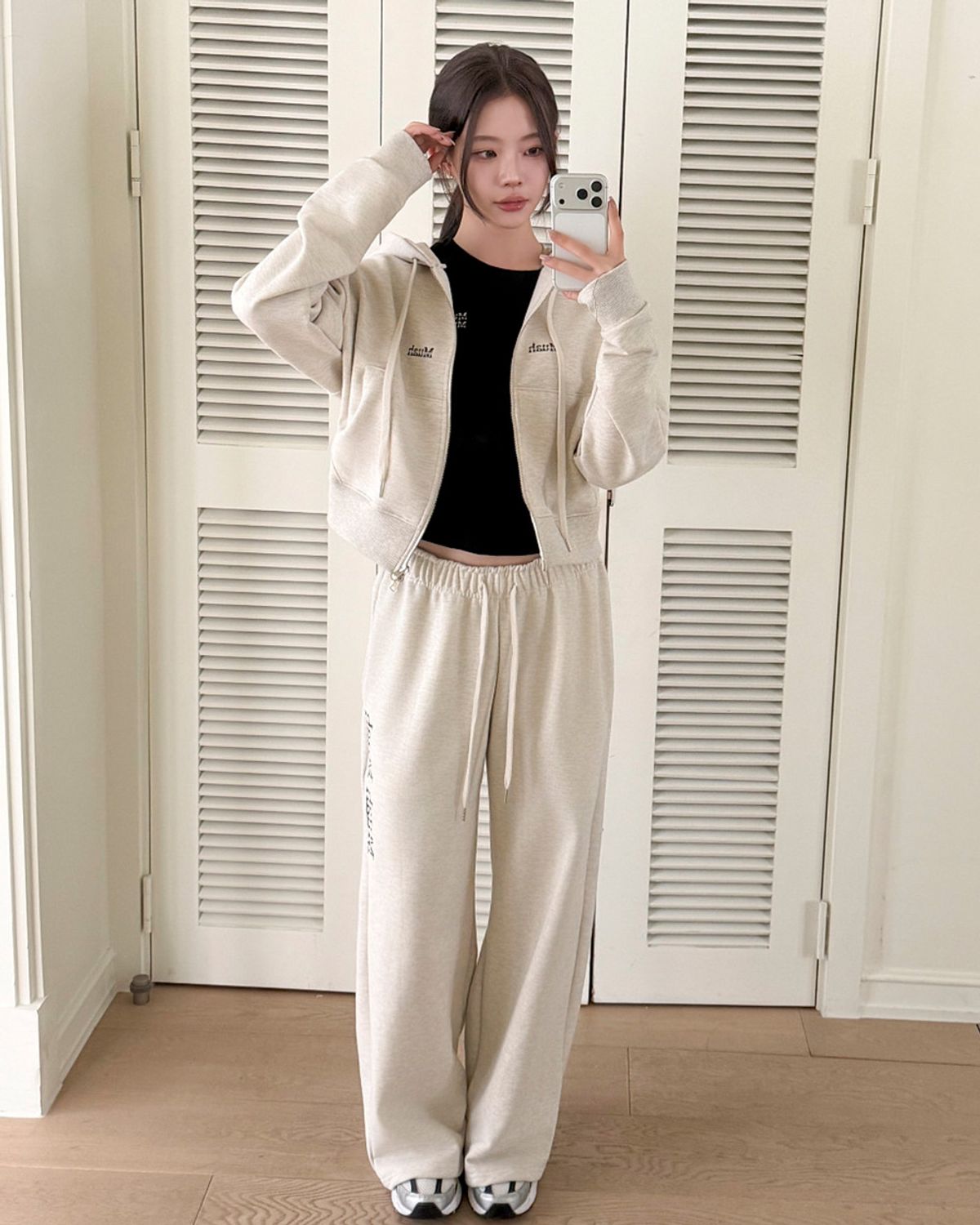 무아무아(MUAHMUAH) [SET] 레귤러핏 후드집업 팬츠 셋업 [9color]