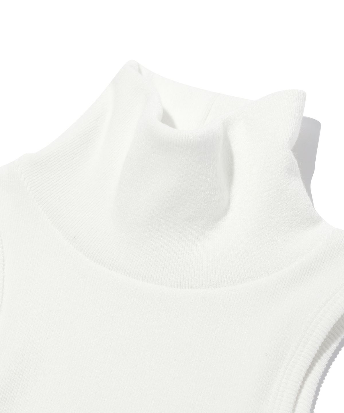 유희(YOUHEE) YOUHEE SYMBOL SET UP SLEEVELESS WHITE