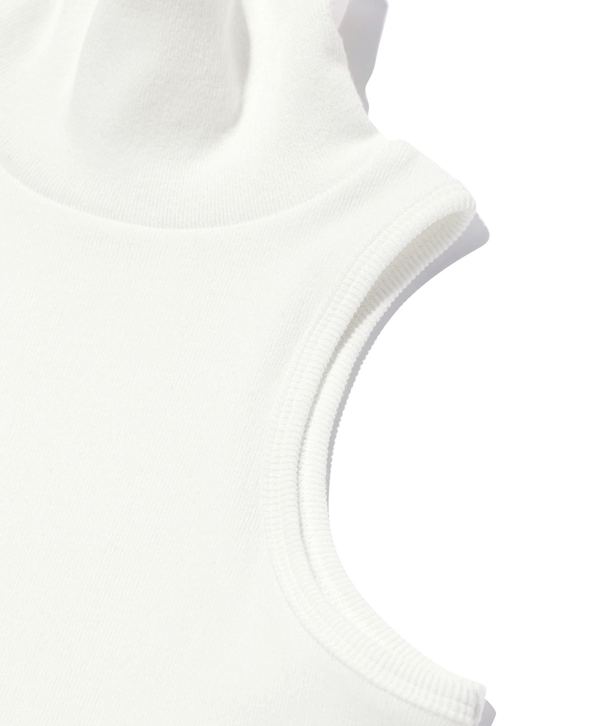 유희(YOUHEE) YOUHEE SYMBOL SET UP SLEEVELESS WHITE