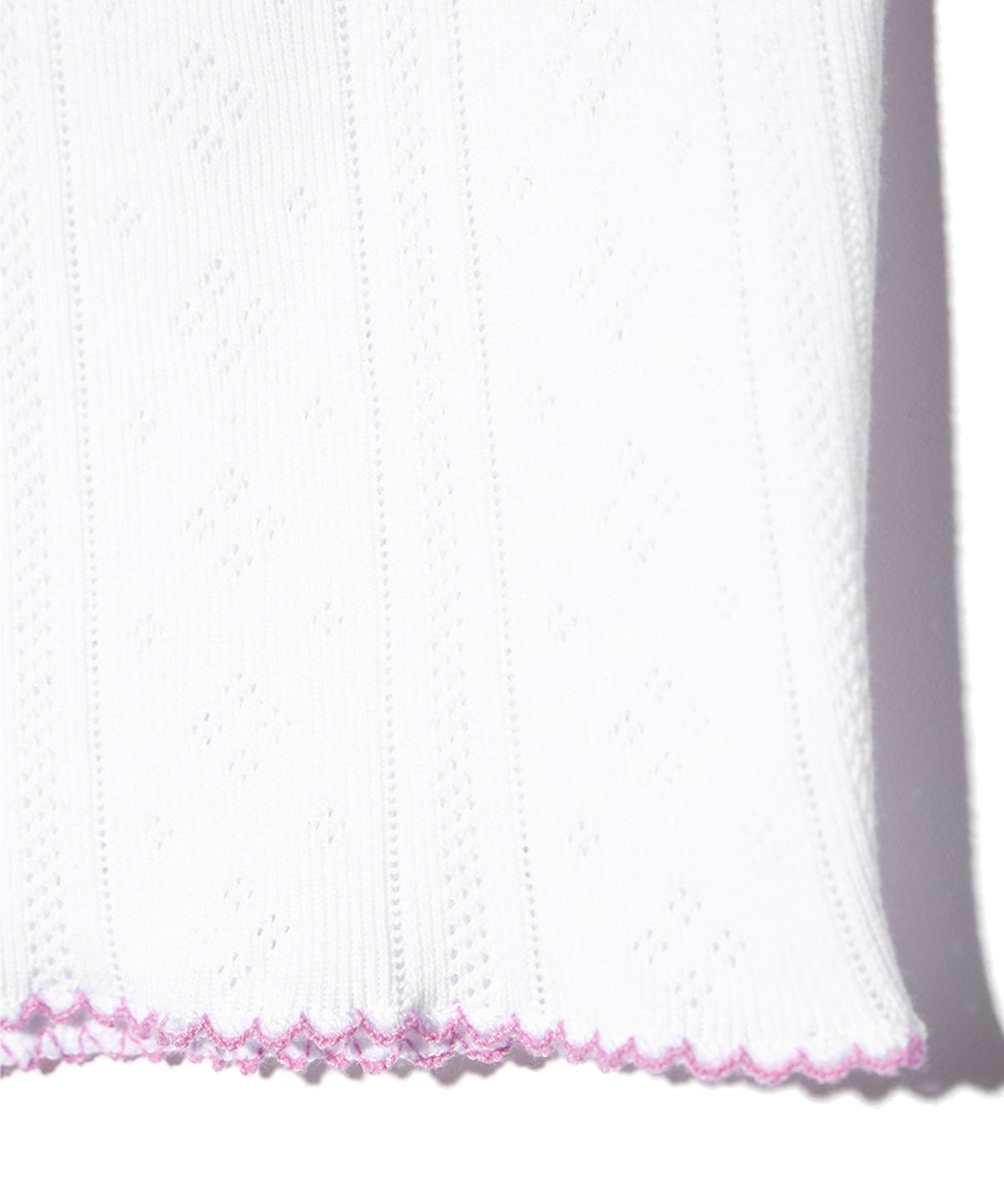 유희(YOUHEE) EYELET FLOWER TUBE TOP WHITE