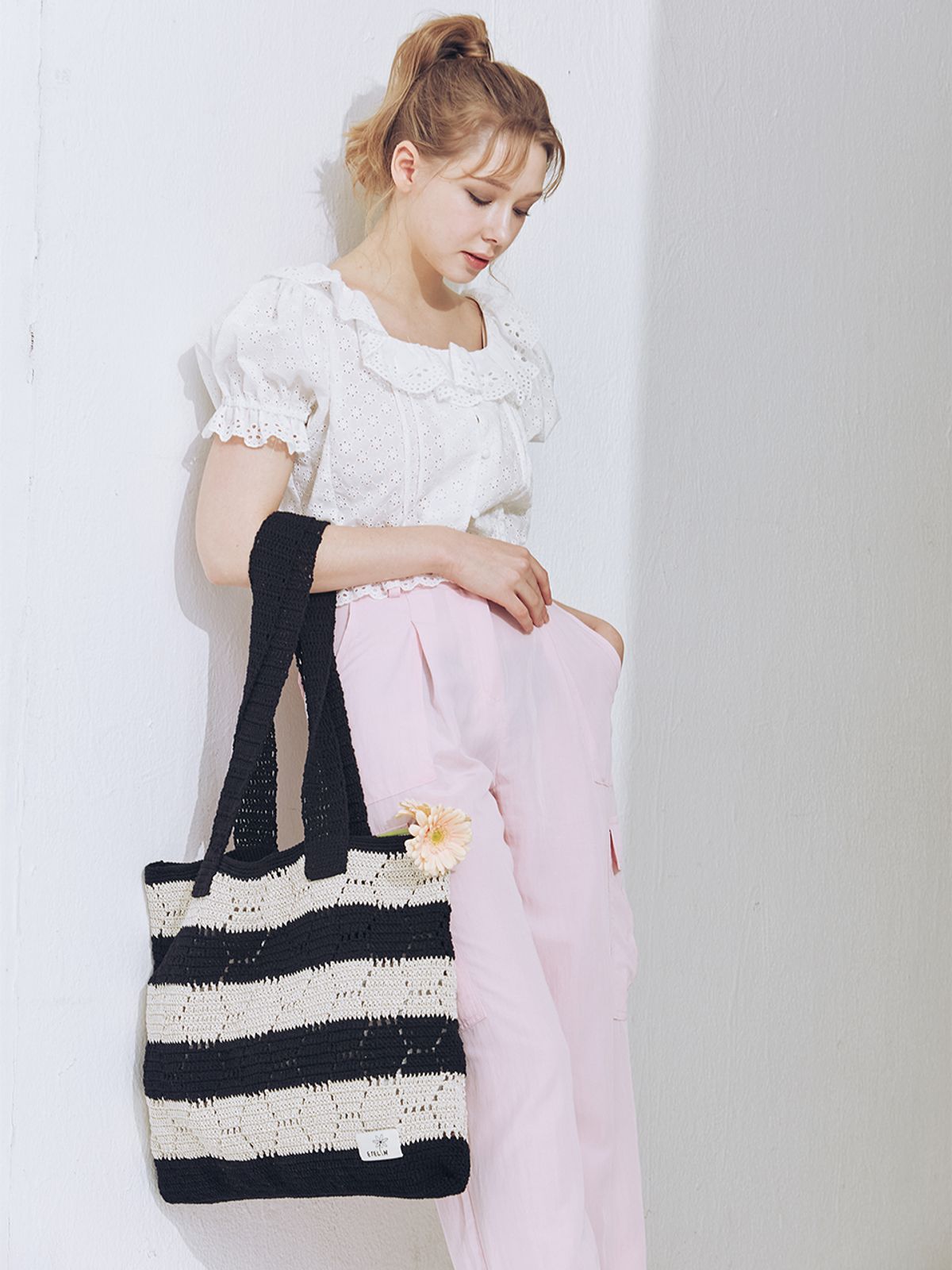 에뗄린(ETELIN) Sunny Knit Shoulder Bag - Black/Silver Stripe