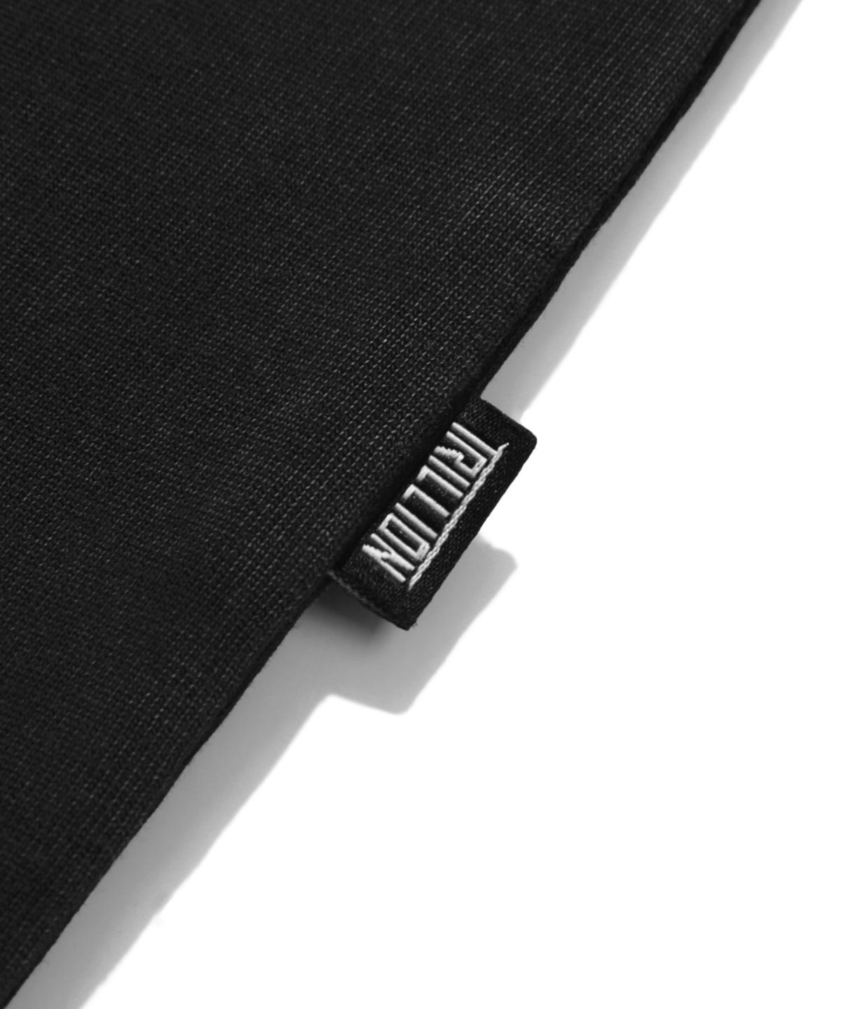 트릴리온(TRILLION) 스케이트보드 피그먼트 그래픽 롱 슬리브 (BLACK)