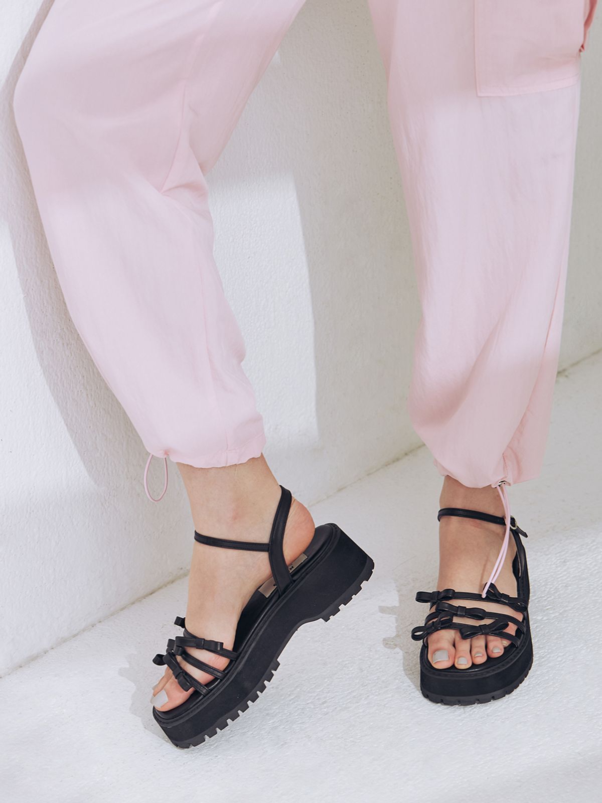 에뗄린(ETELIN) Ribbi Petite Ribbon Platform Sandals - Noir Black