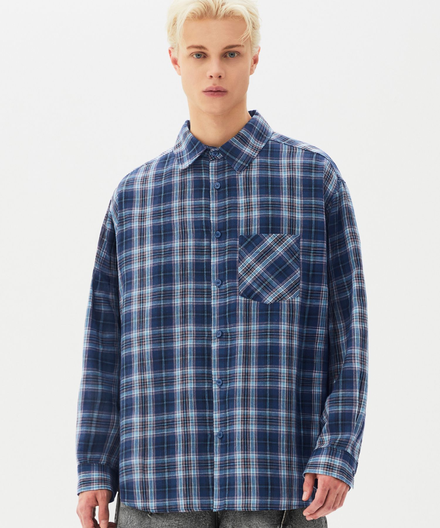 [TRILLION] ONE POCKET OVERFIT PLAID CHECK SHIRTS /追跡付 MUSINSA公式 | TRILLION Two pocket ombre check shirt (BLUE)