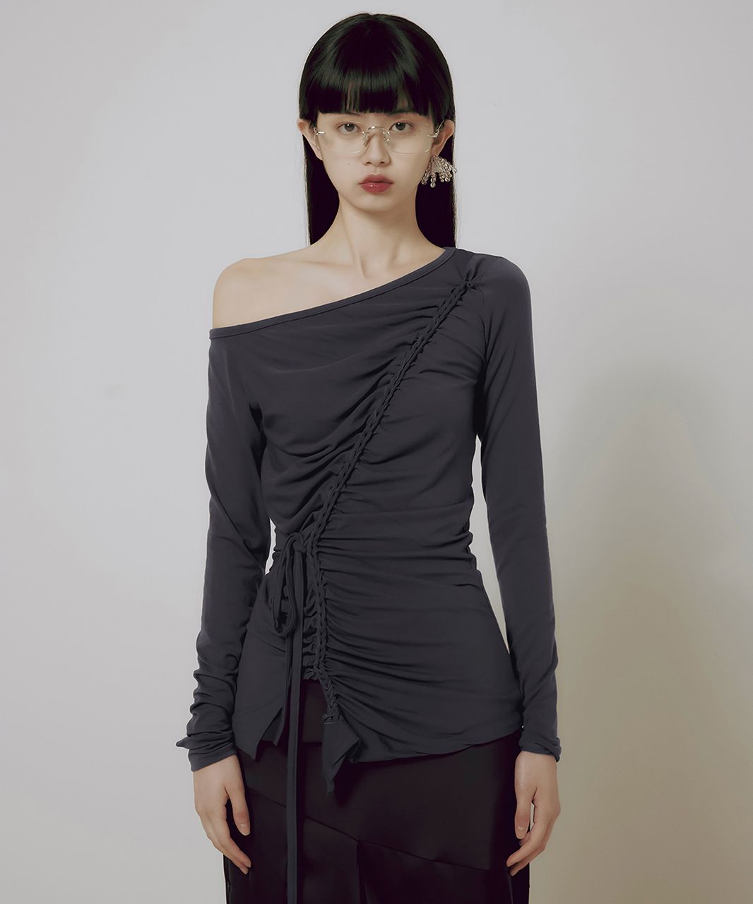 【FLARE UP】Handmade Twisted One-Shoulder Long Sleeve/追跡付 MUSINSA | FLAREUP Handmade Twisted One-Shoulder Long Sleeve