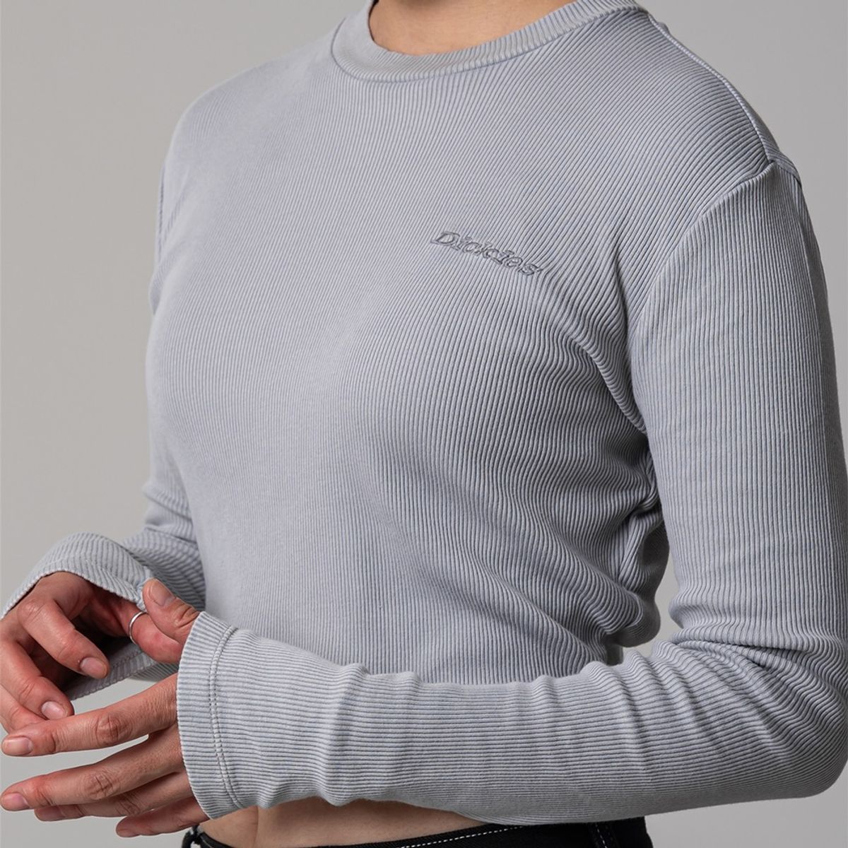 디키즈(DICKIES) 플렌티우드 크롭 니트 Ultimate Gray