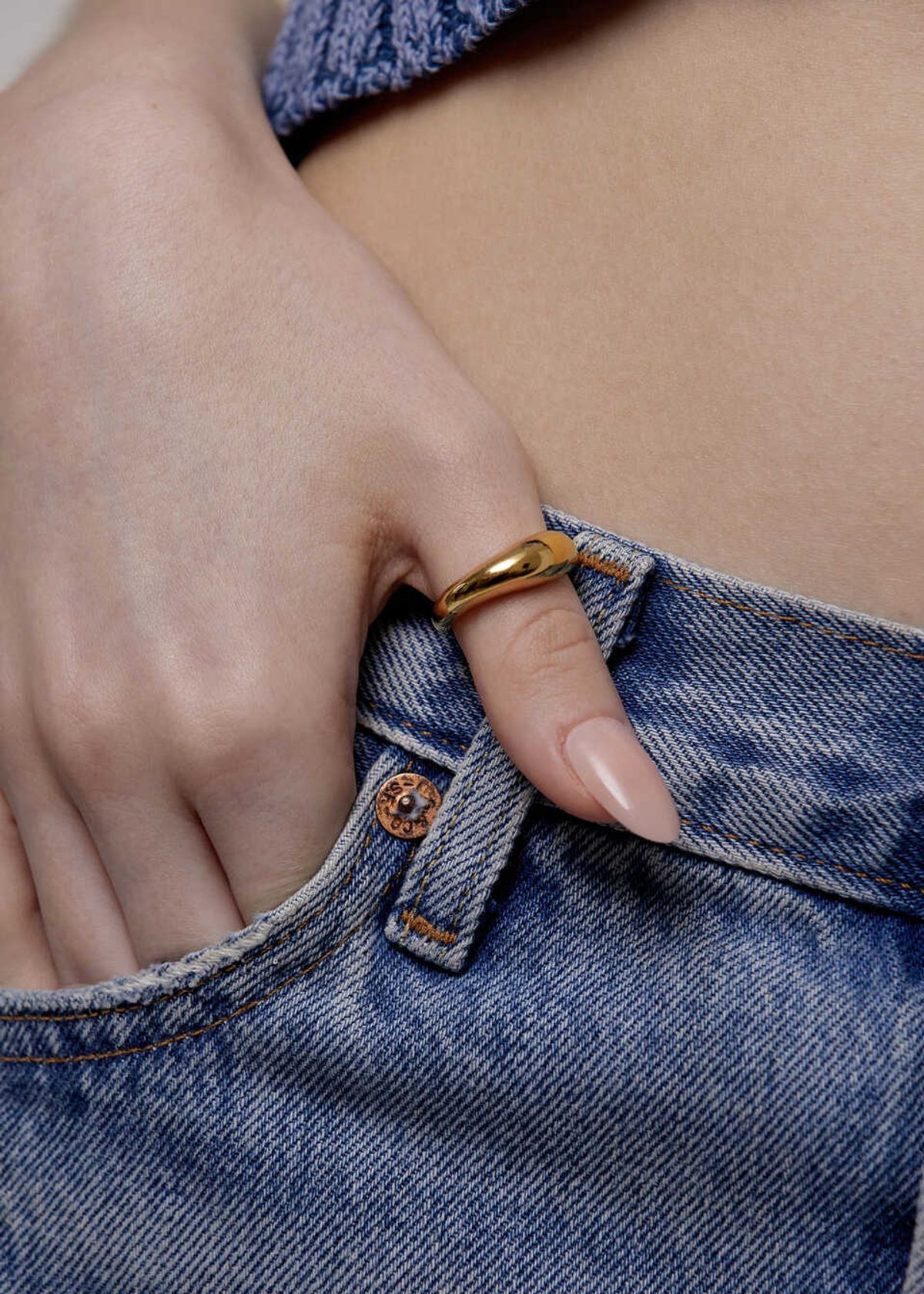 아논(ANON) Volume Wave Ring   Gold