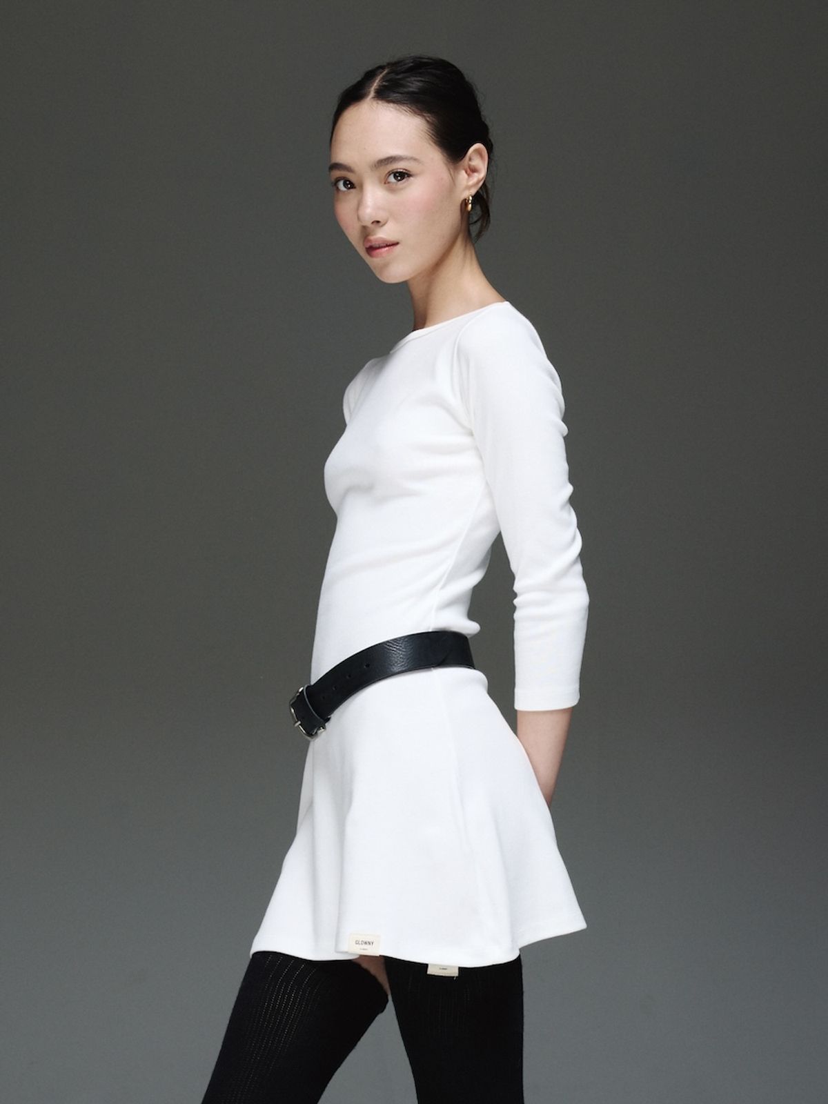 글로니(GLOWNY) 3/4 G COMFORT DRESS (WHITE)