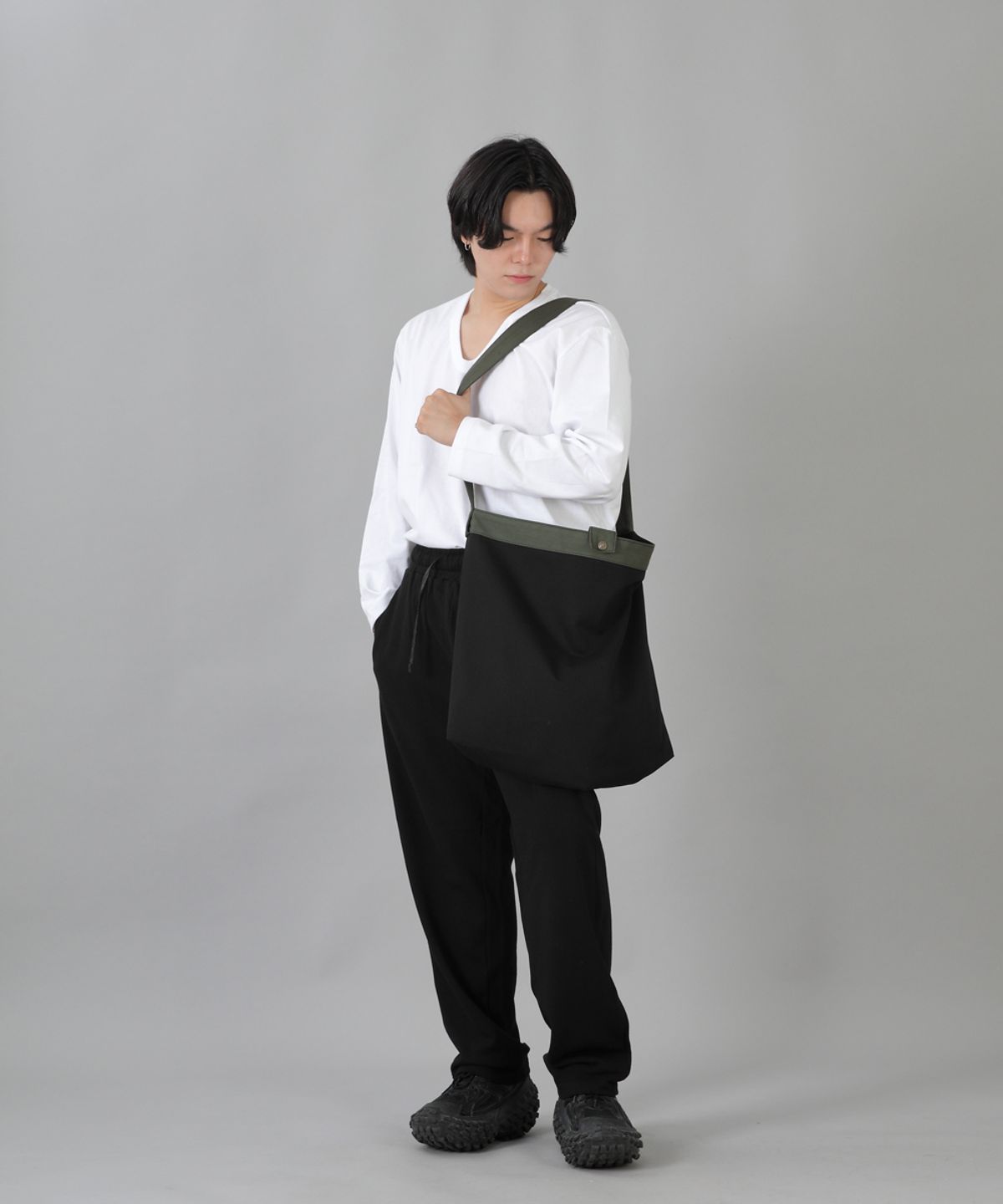 세인트크루(SAINTCREW) 스냅오픈 빅크로스백 SOC-135 카키블랙 BKS