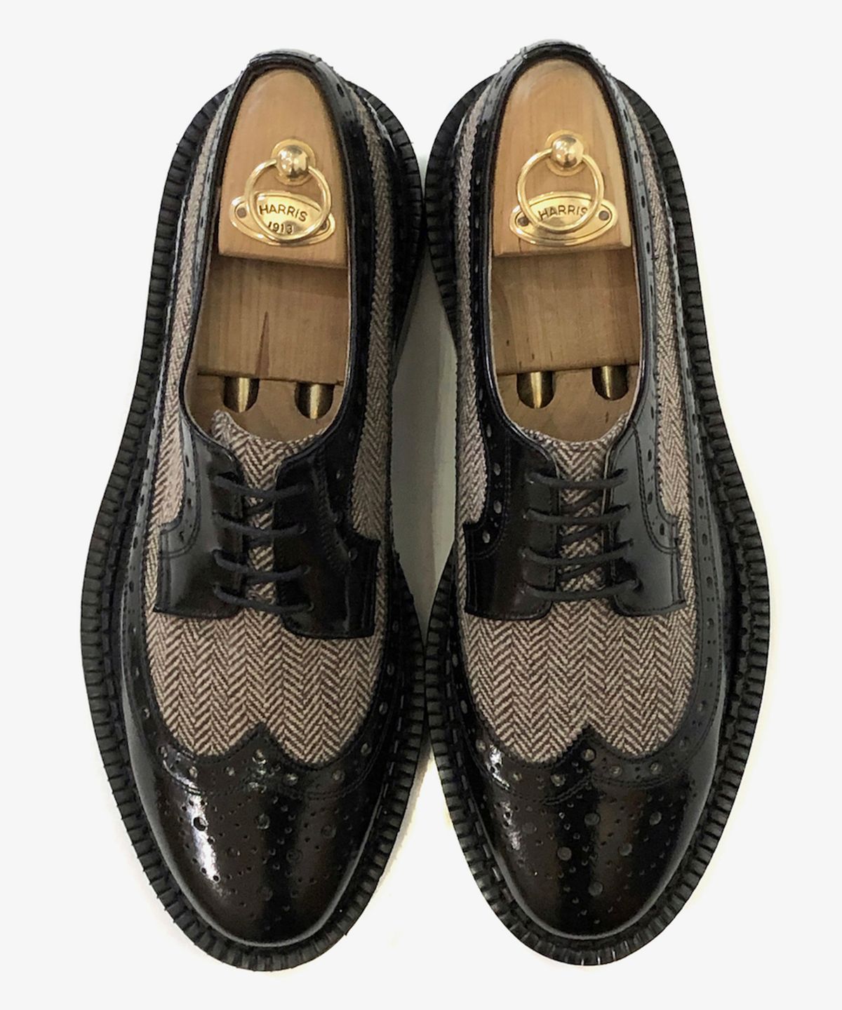 조앤슈(JOENSHOE) 휴만 헤링본 윙팁 워커