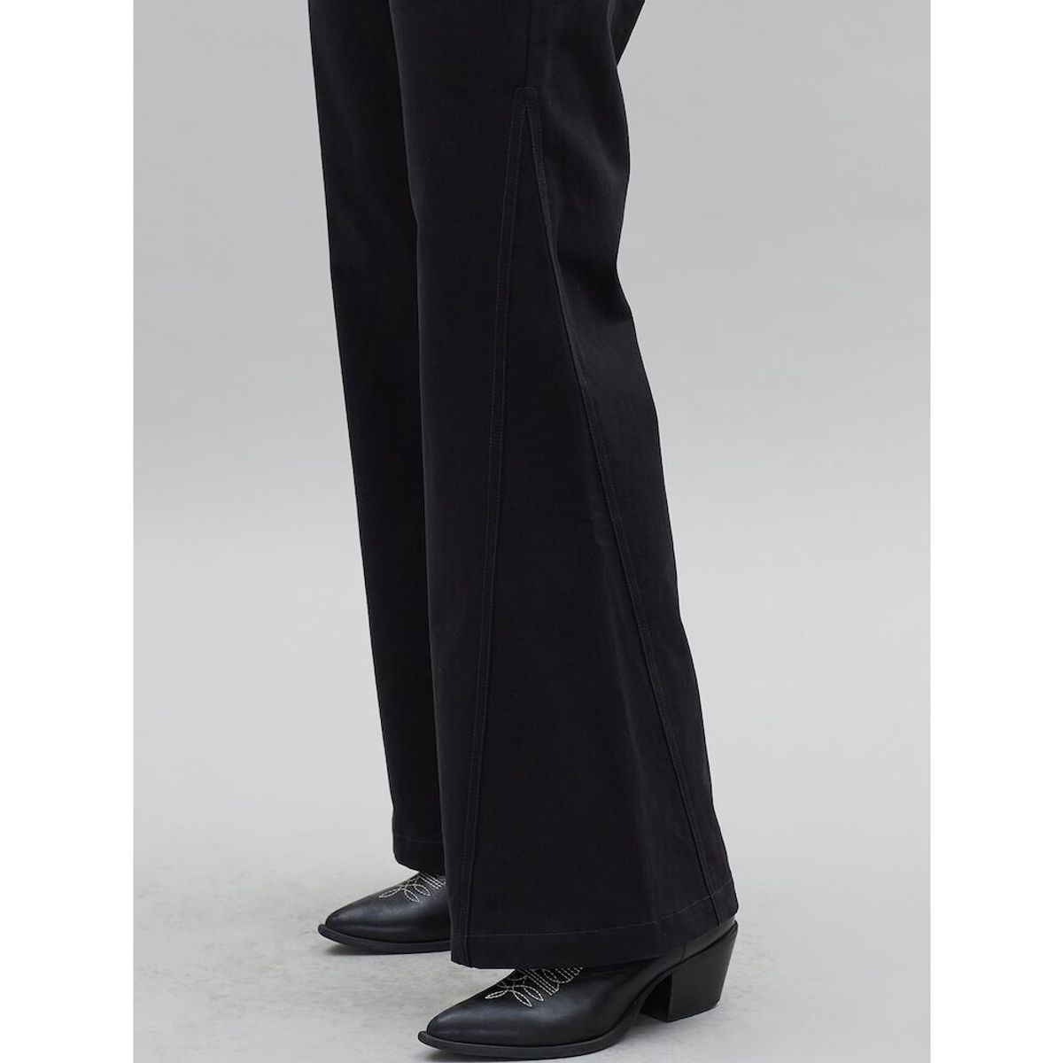 샌드 사운드(SAND SOUND) Bootcut Pants  Black