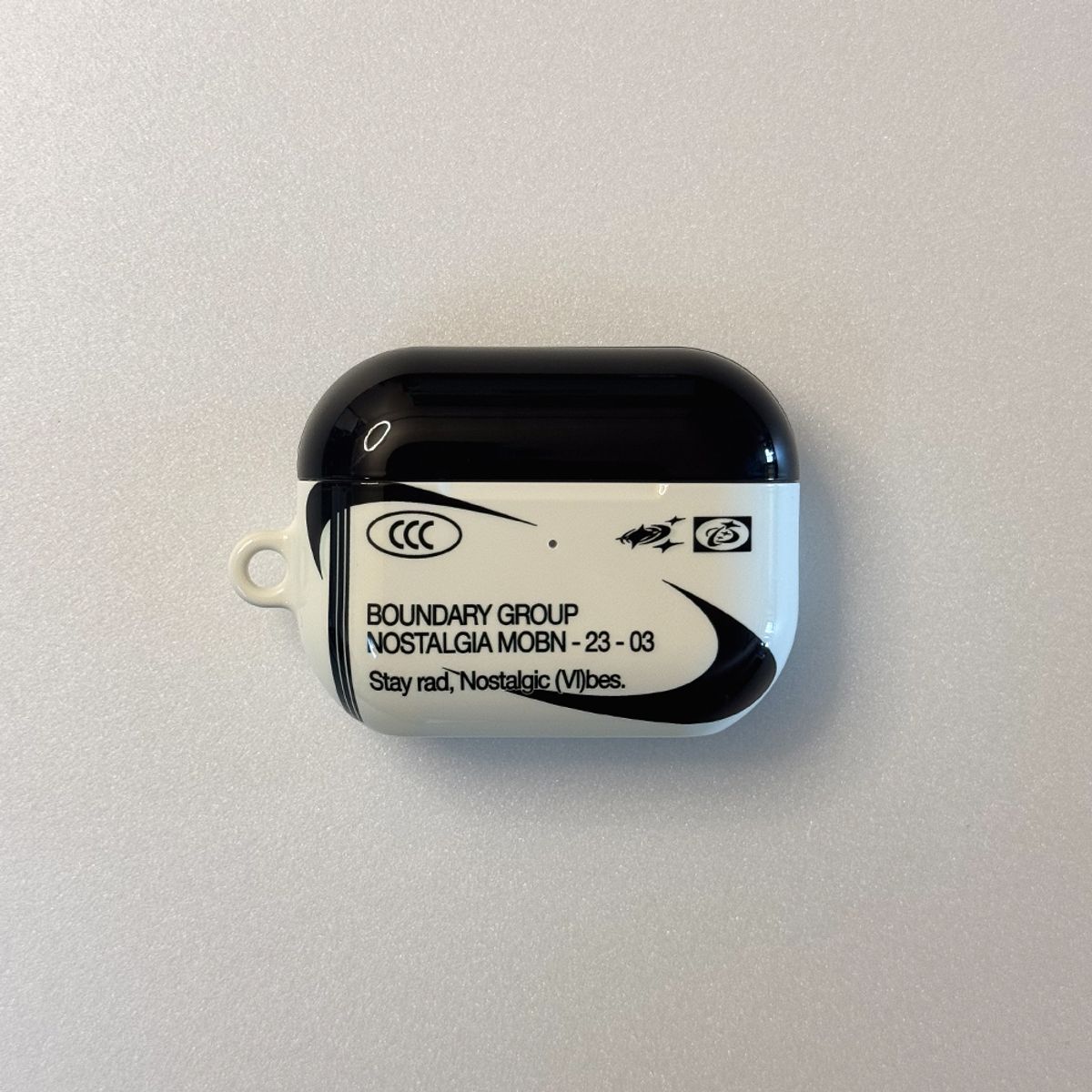 메모리즈바운더리(MEMORIESBOUNDARY) Nostalgic Vibes AirPods Case (Glossy / Matte)