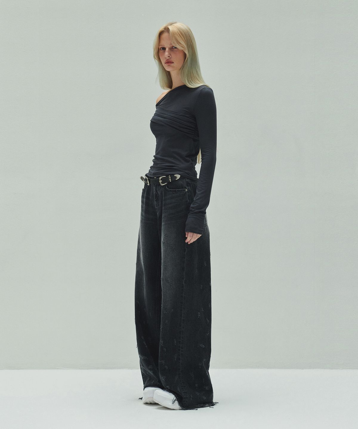 다이애그널(DIAGONAL) DAMAGE DENIM PANTS (black)