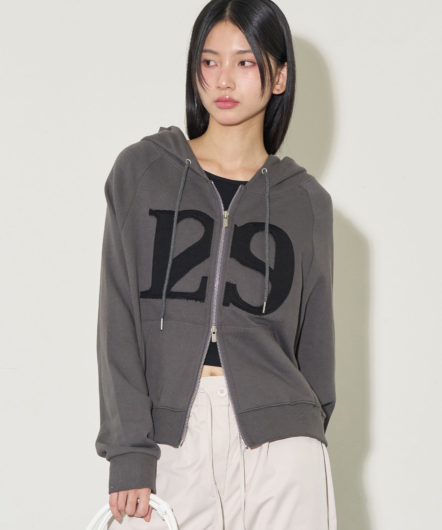 MUSINSA | ILLIGO 129 Logo Patch Hoodie Charcoal