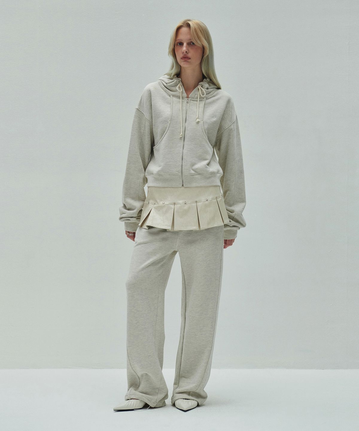 다이애그널(DIAGONAL) DIAGONAL LOGO SWEATPANTS (oatmeal)